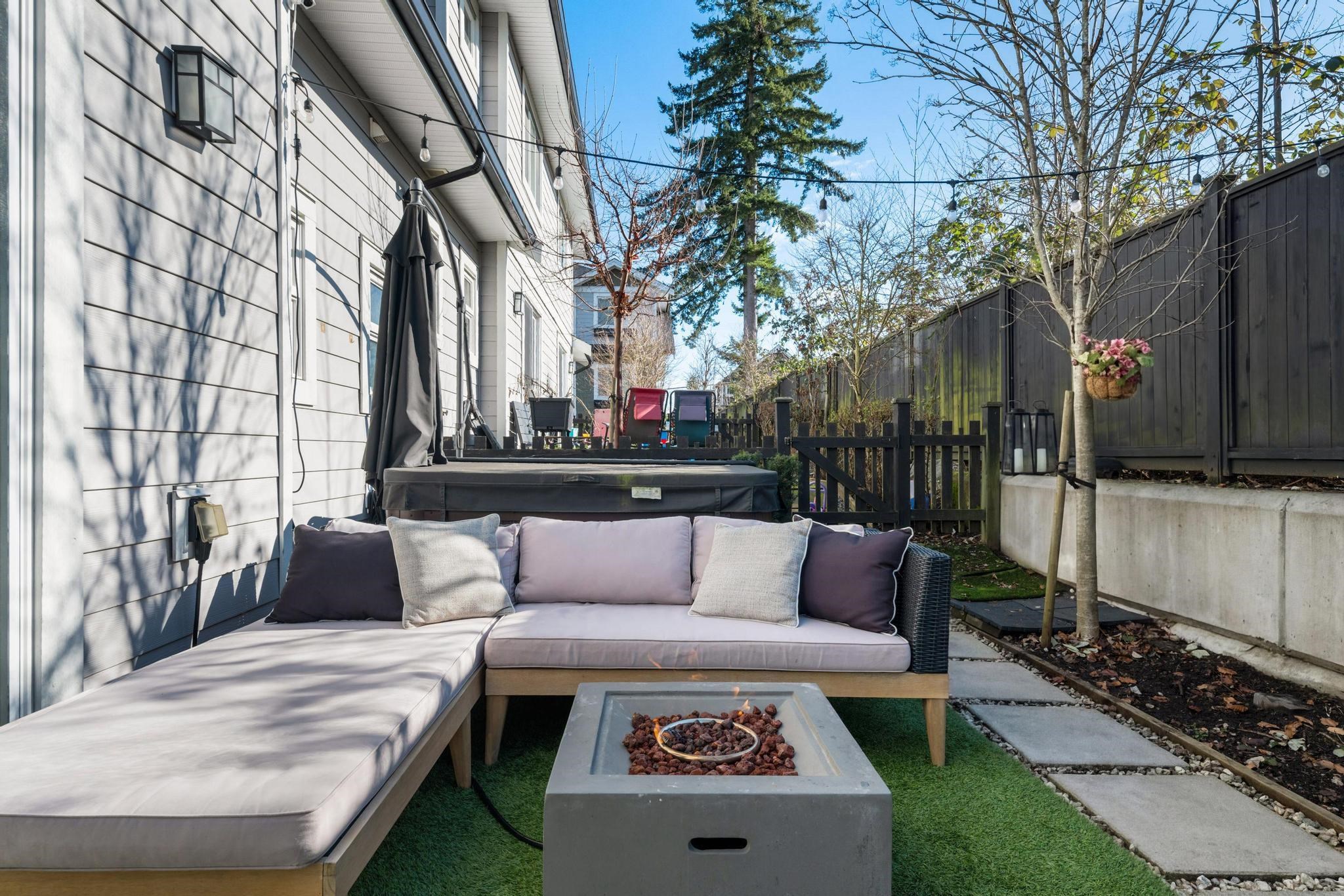 44 6188 141 STREET Unit: 44