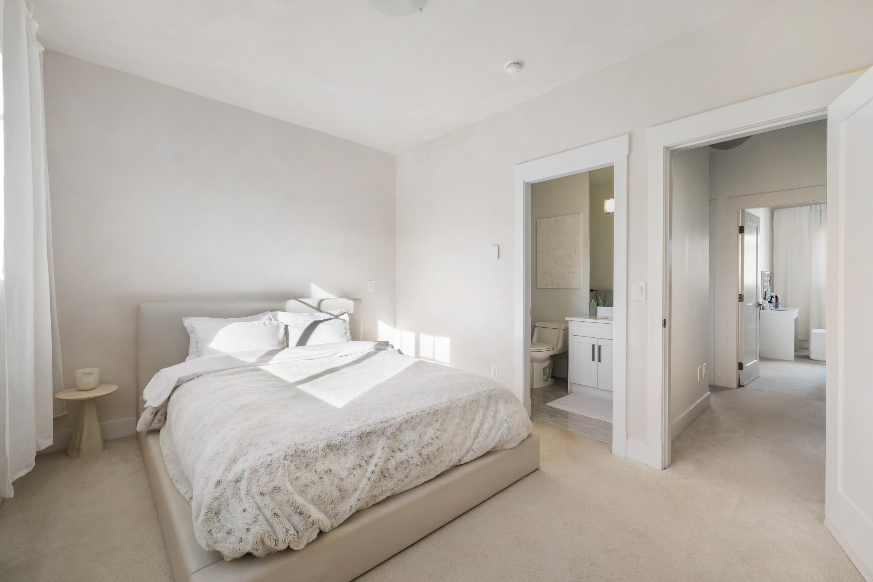 44 6188 141 STREET Unit: 44