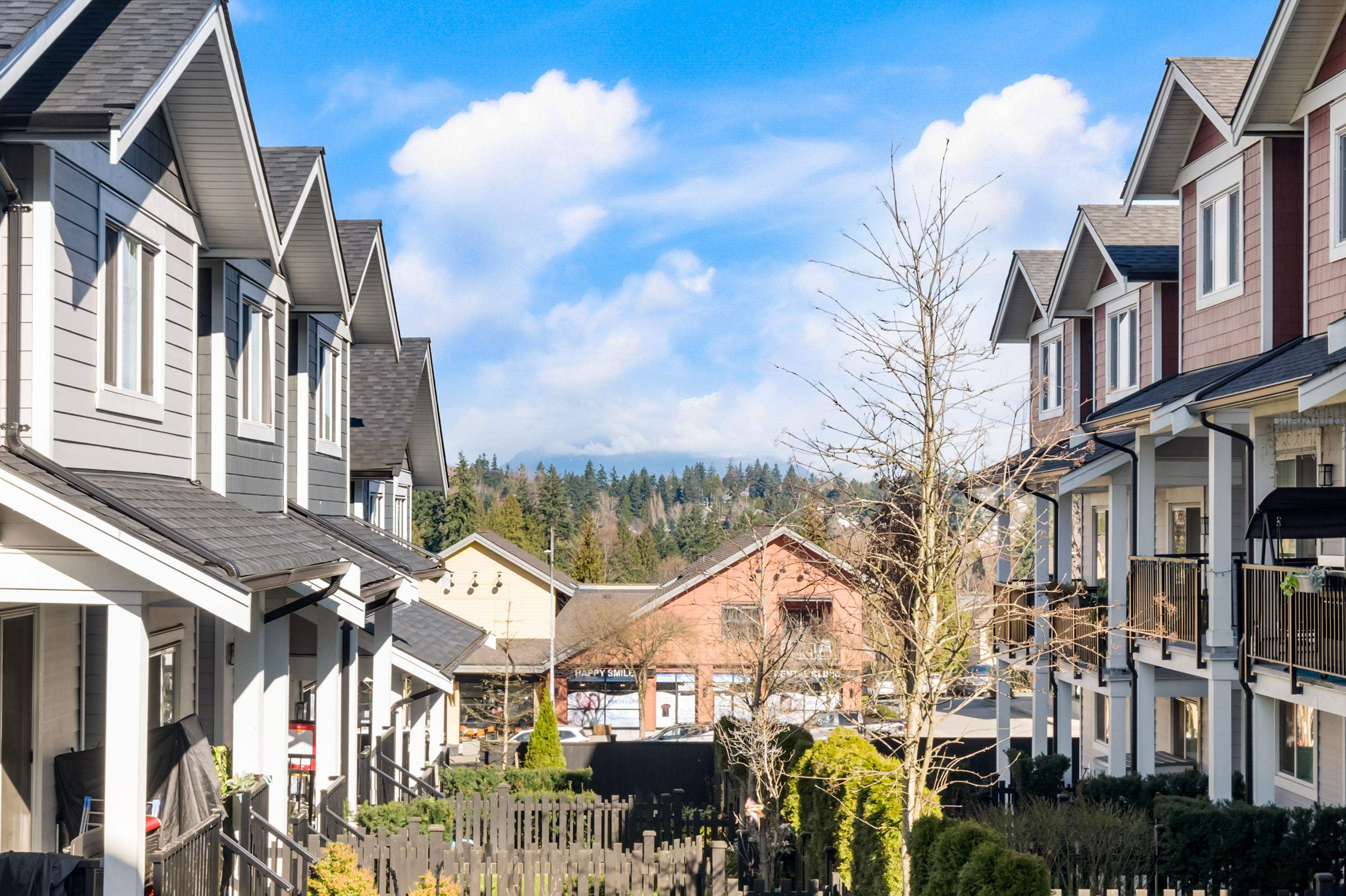 44 6188 141 STREET Unit: 44