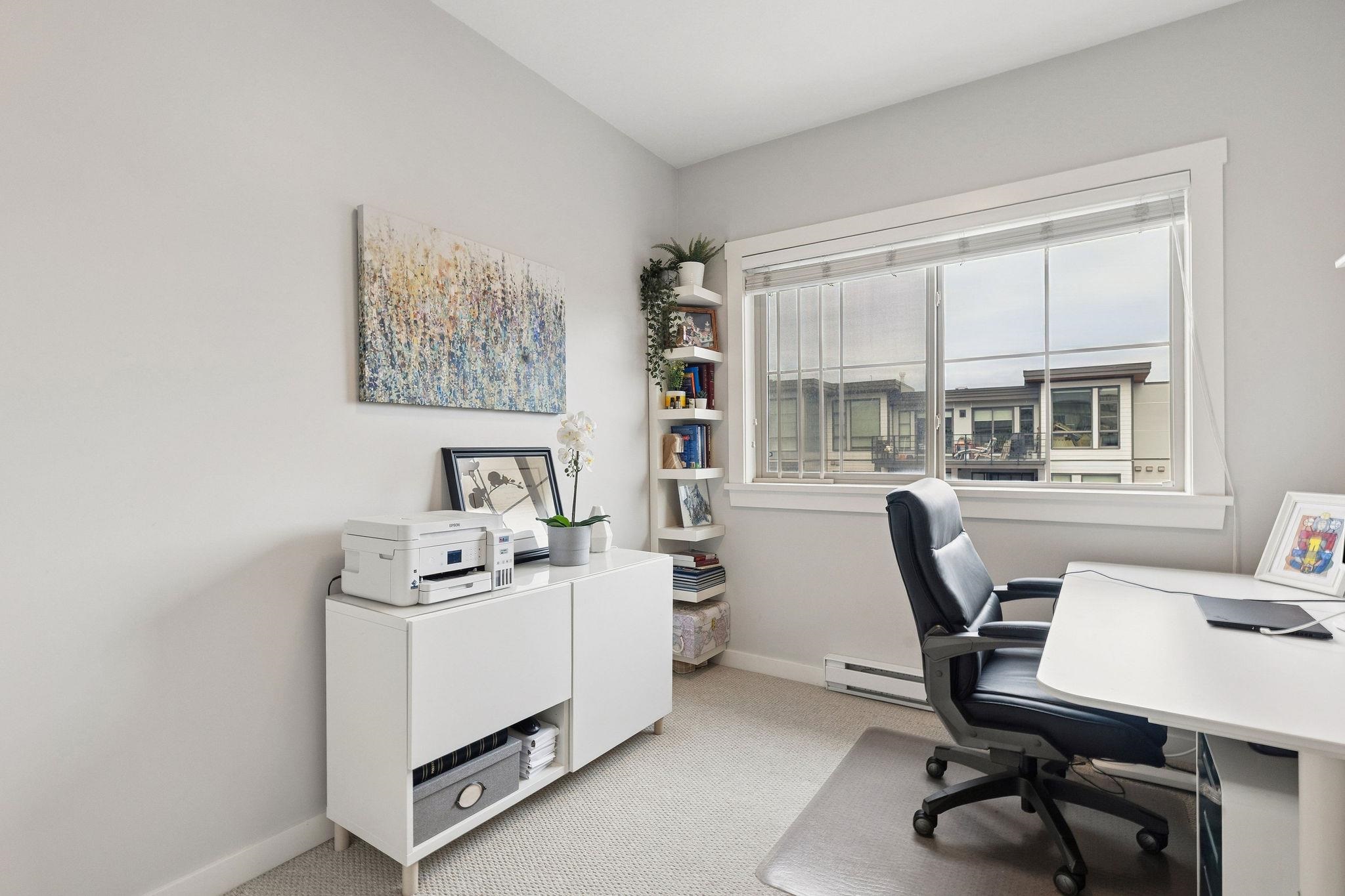 220 6111 LONDON ROAD Unit: 220