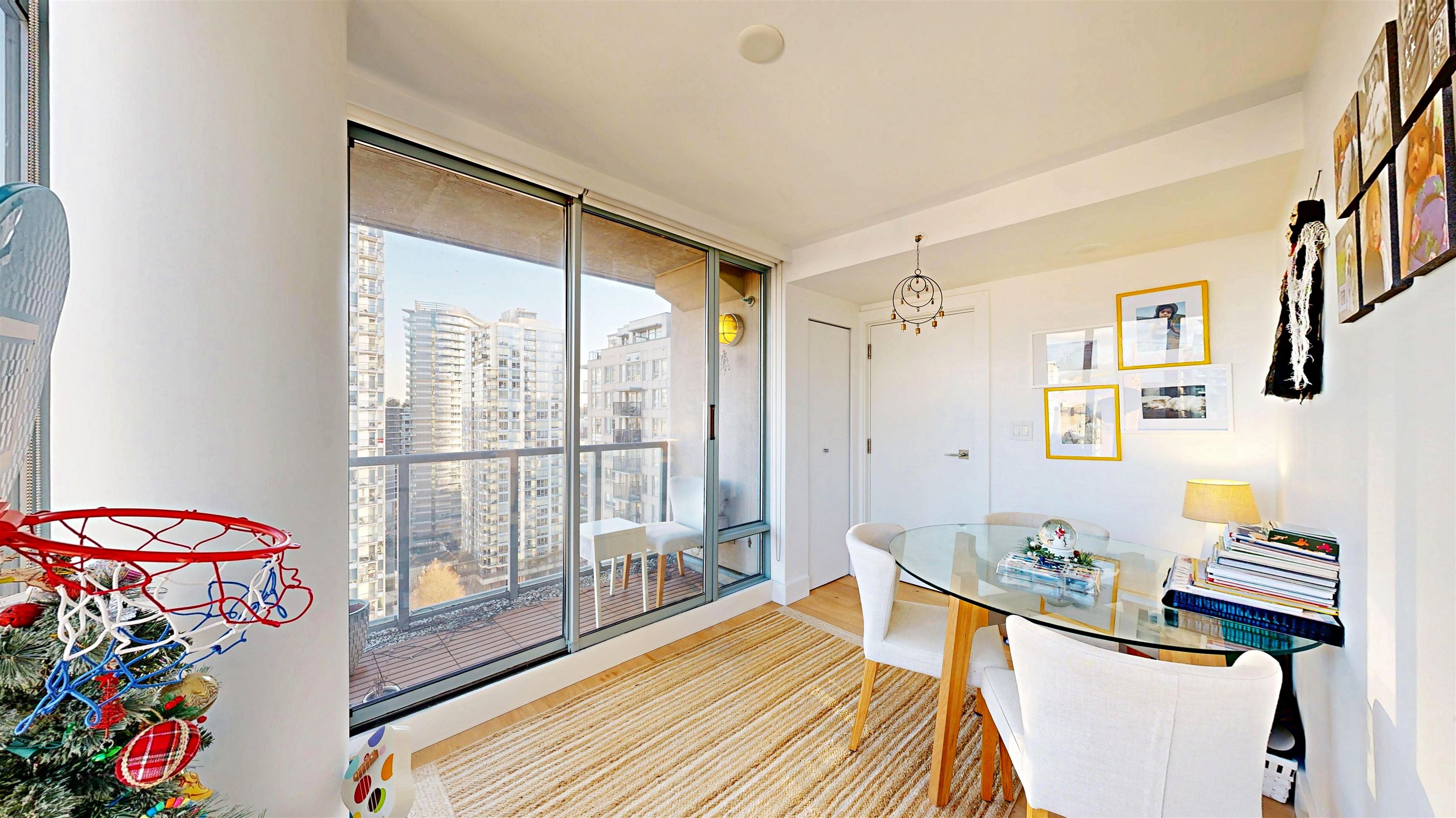 1901 930 CAMBIE STREET Unit: 1901