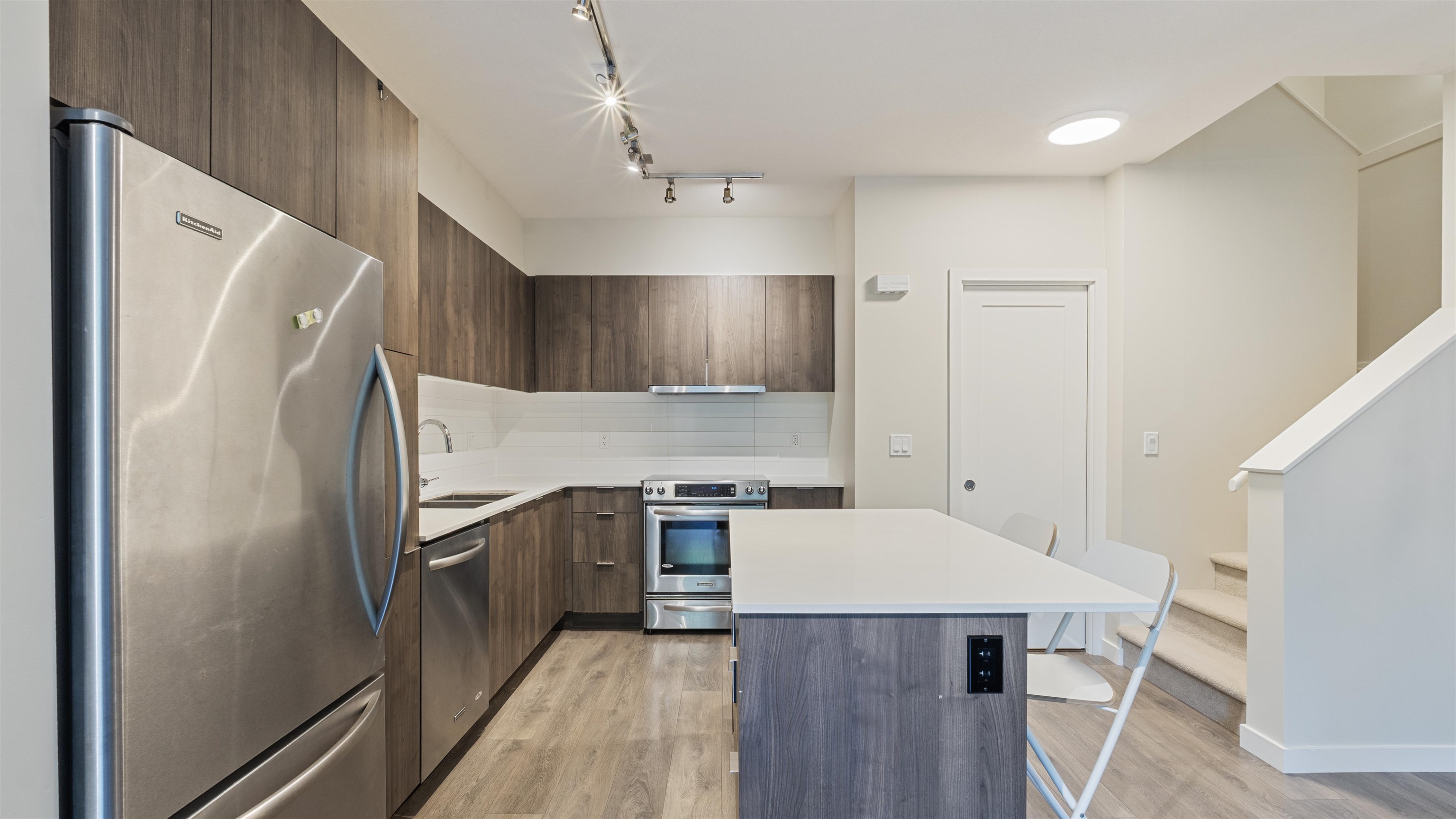 8 3728 THURSTON STREET Unit: 8