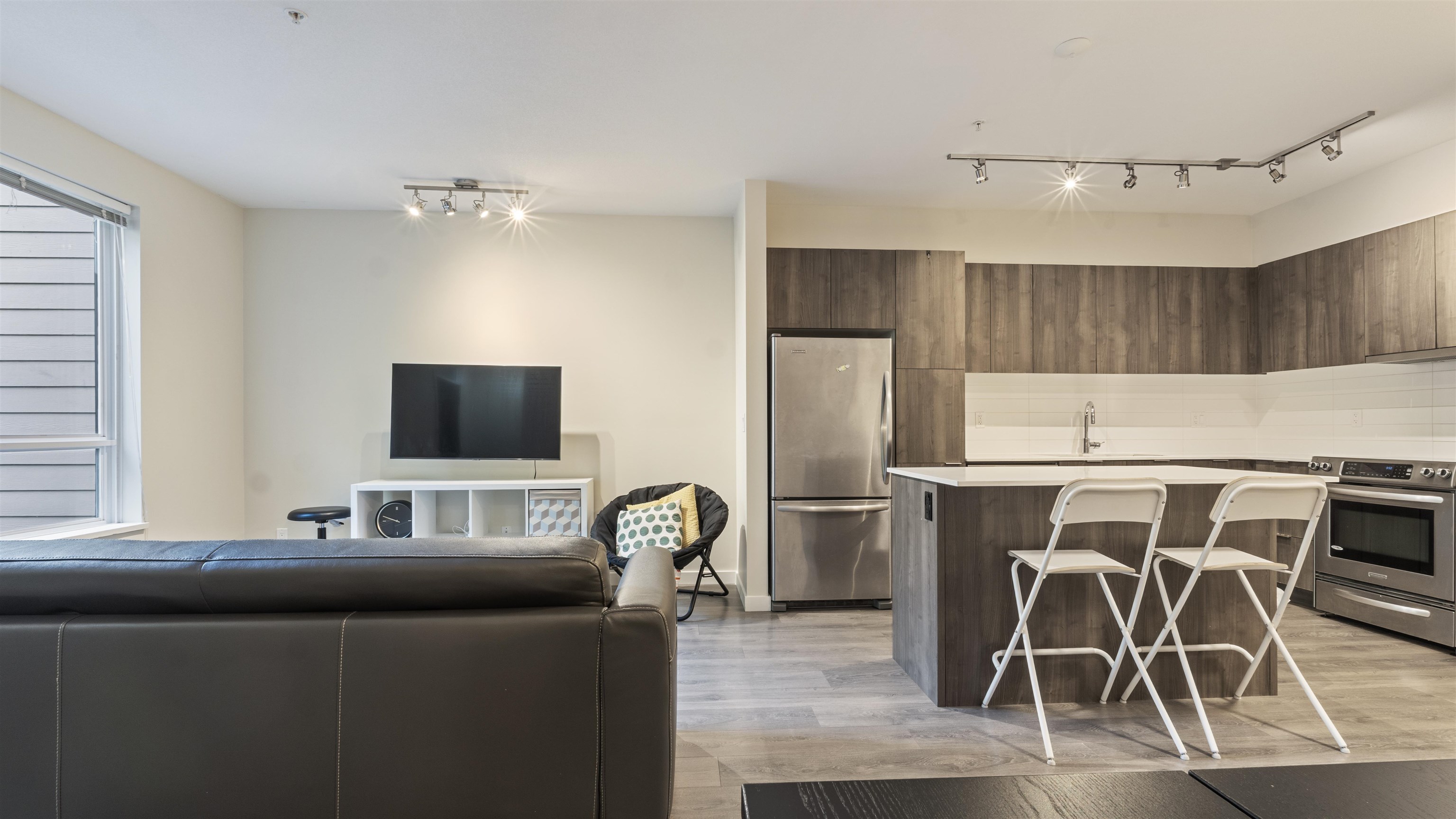 8 3728 THURSTON STREET Unit: 8