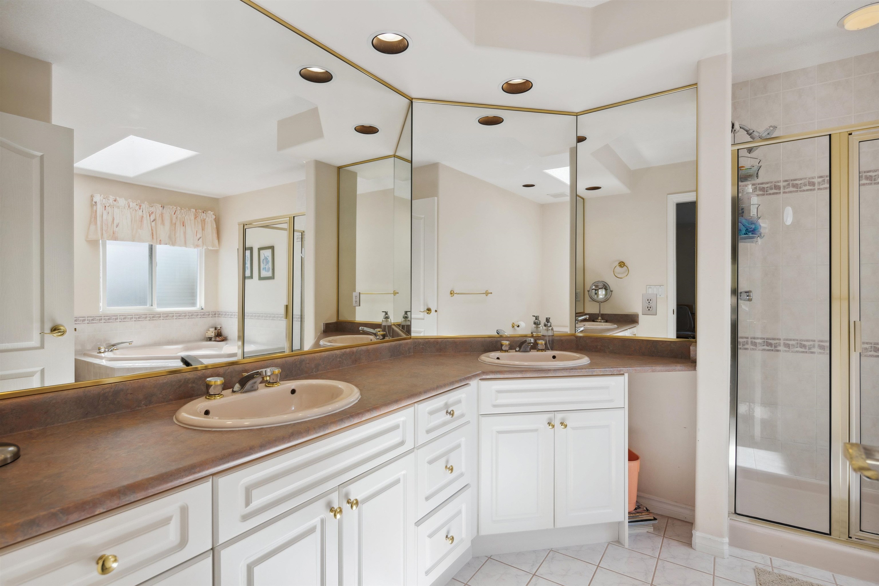 2525 SAPPHIRE PLACE
