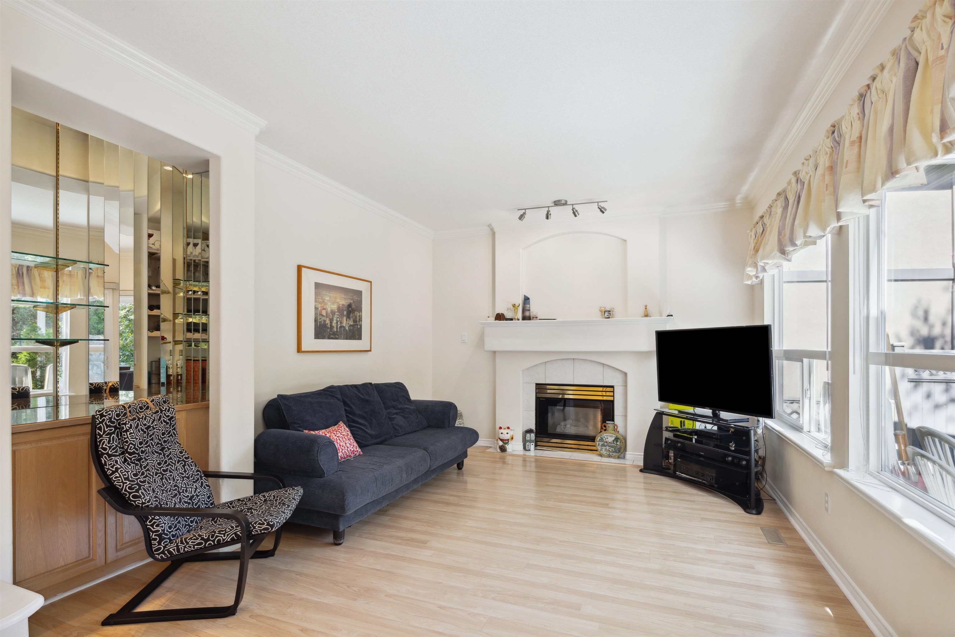 2525 SAPPHIRE PLACE