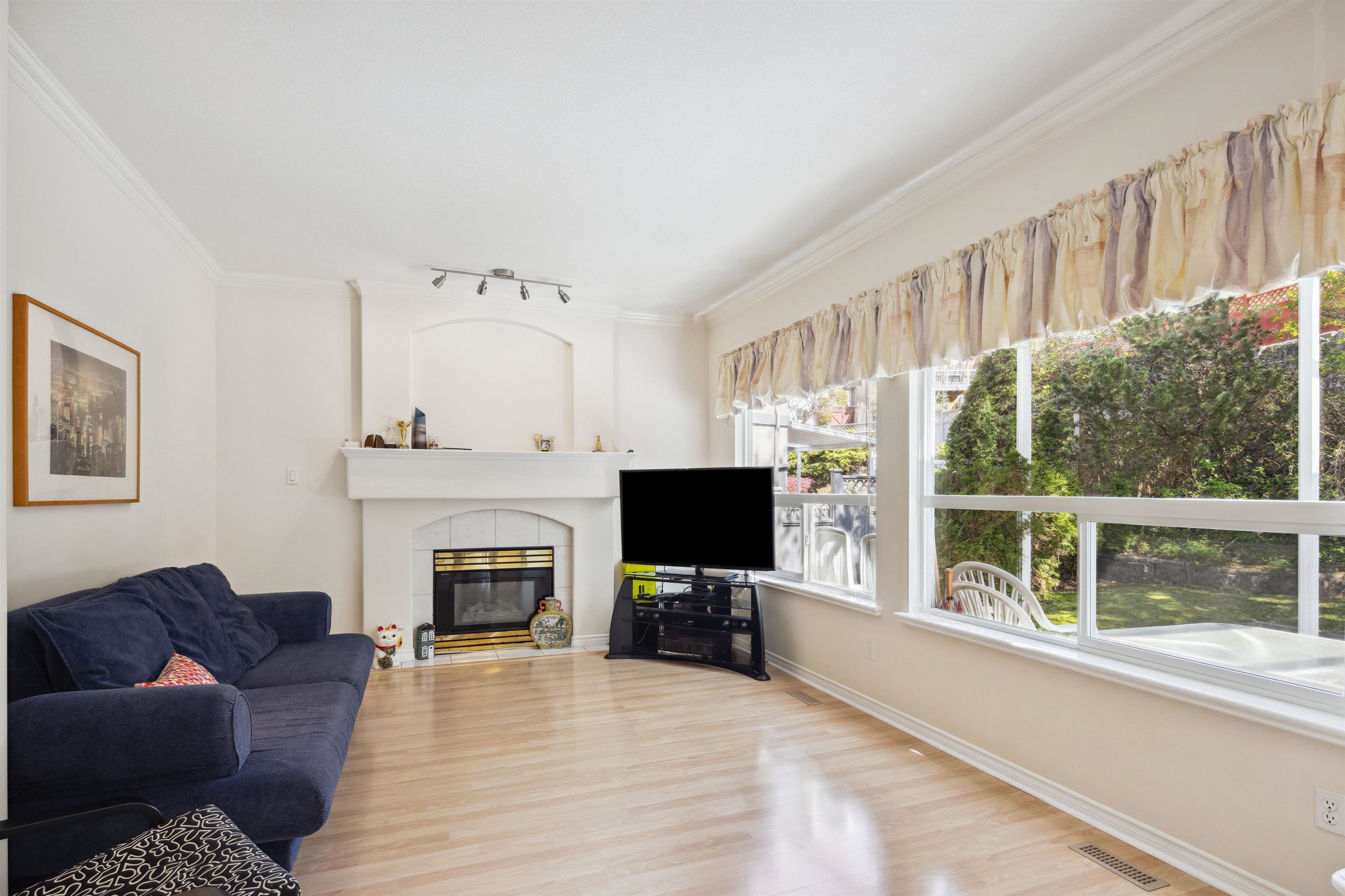 2525 SAPPHIRE PLACE