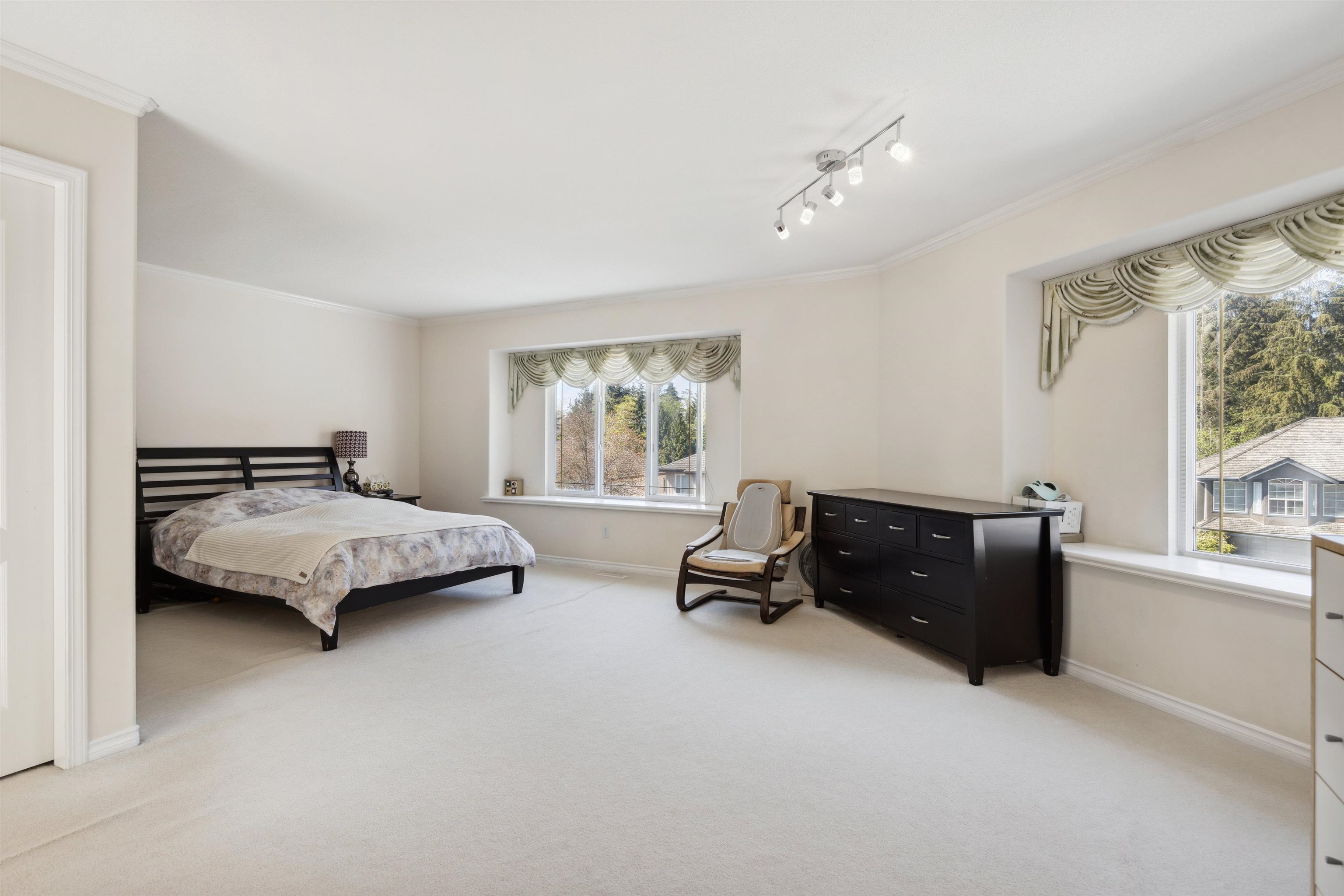 2525 SAPPHIRE PLACE
