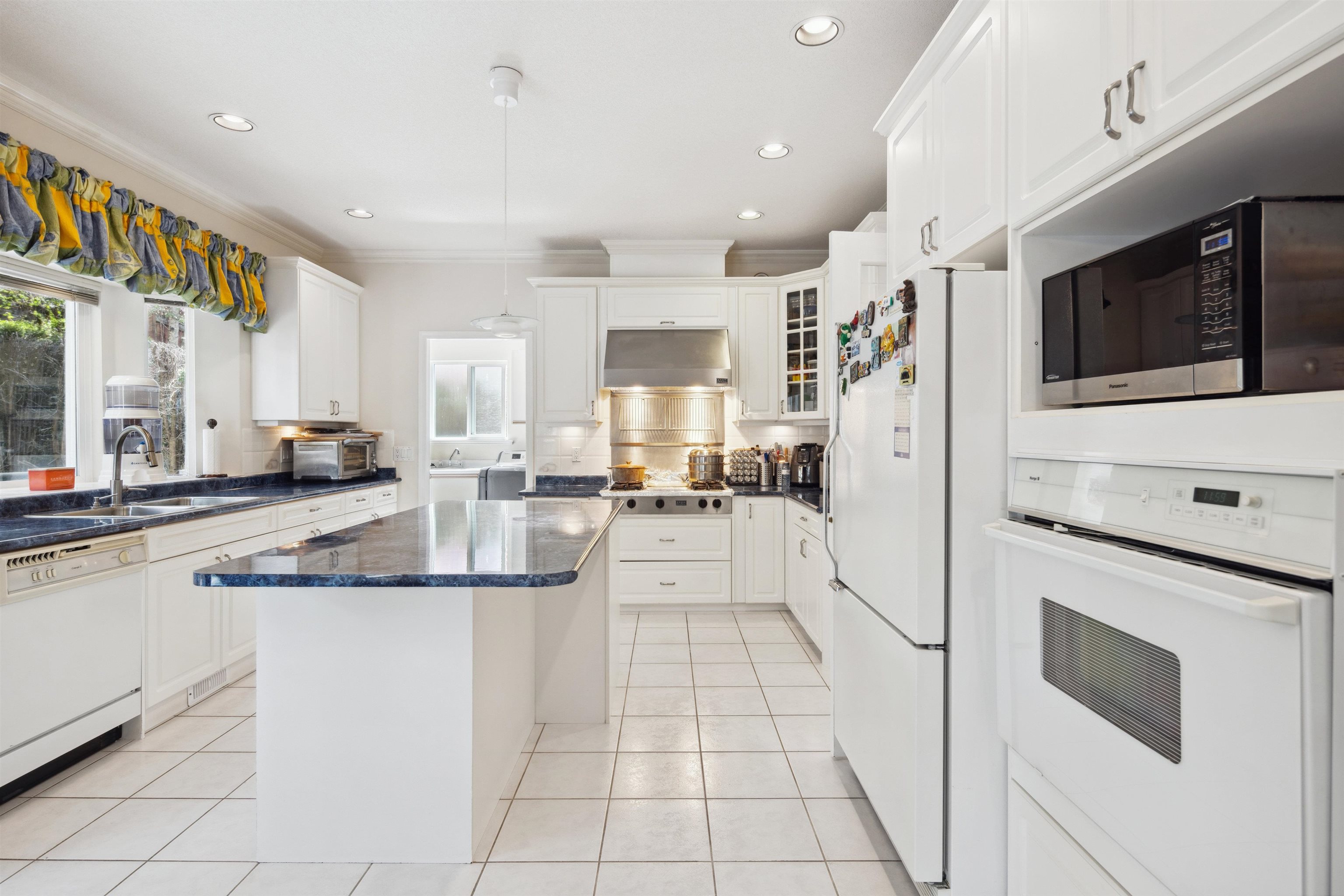2525 SAPPHIRE PLACE