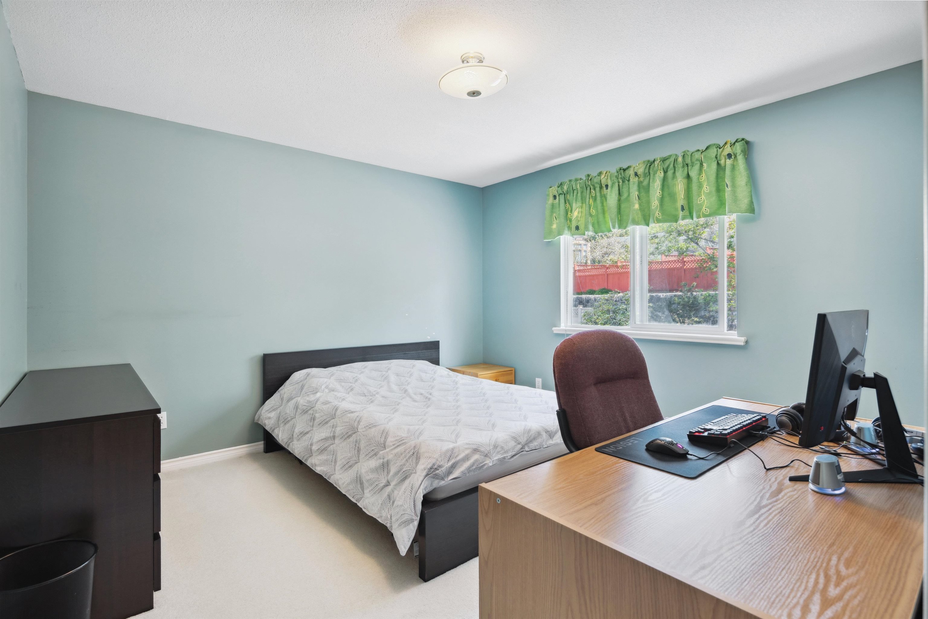 2525 SAPPHIRE PLACE