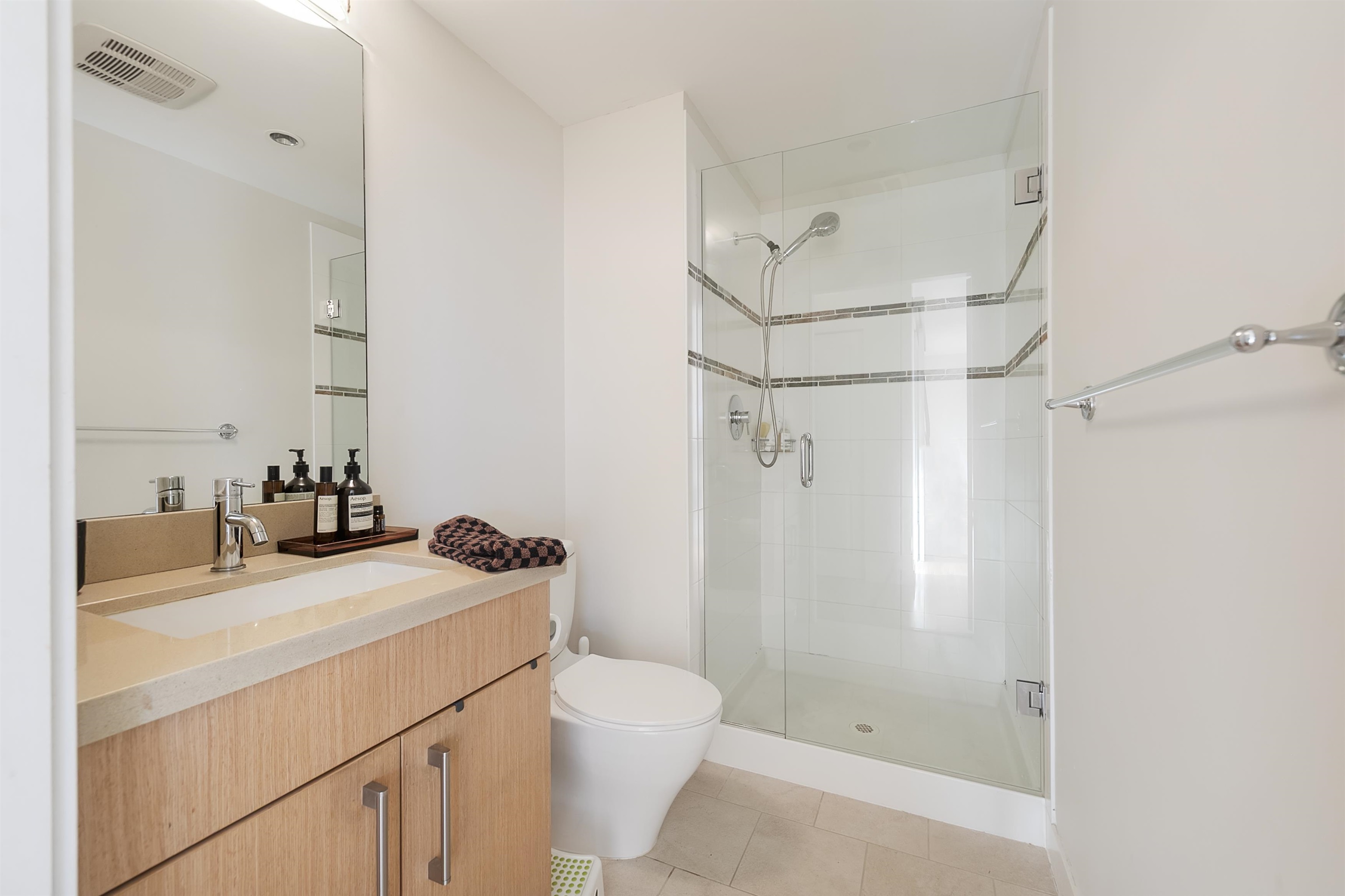 801 1833 CROWE STREET Unit: 801