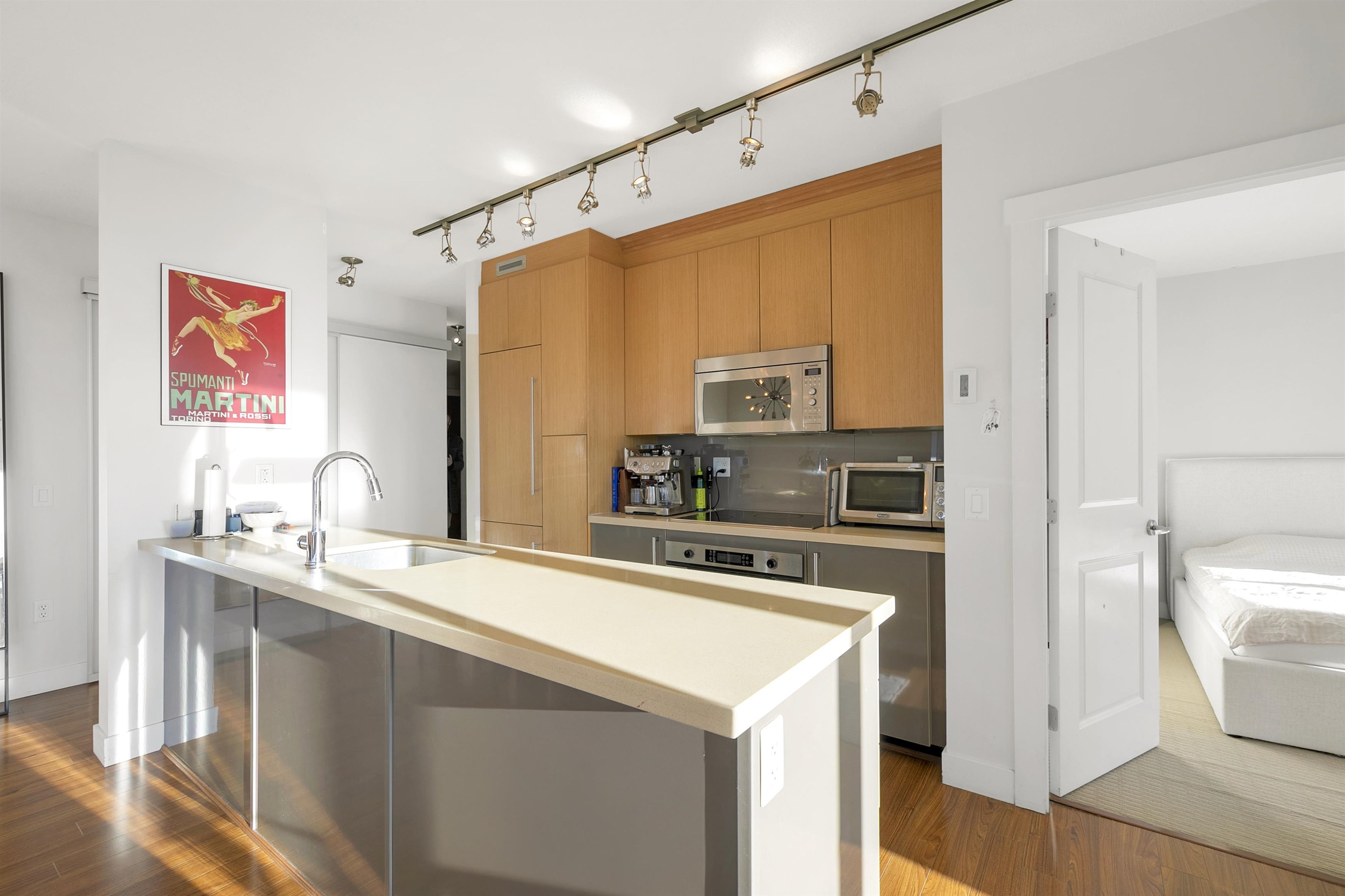 801 1833 CROWE STREET Unit: 801