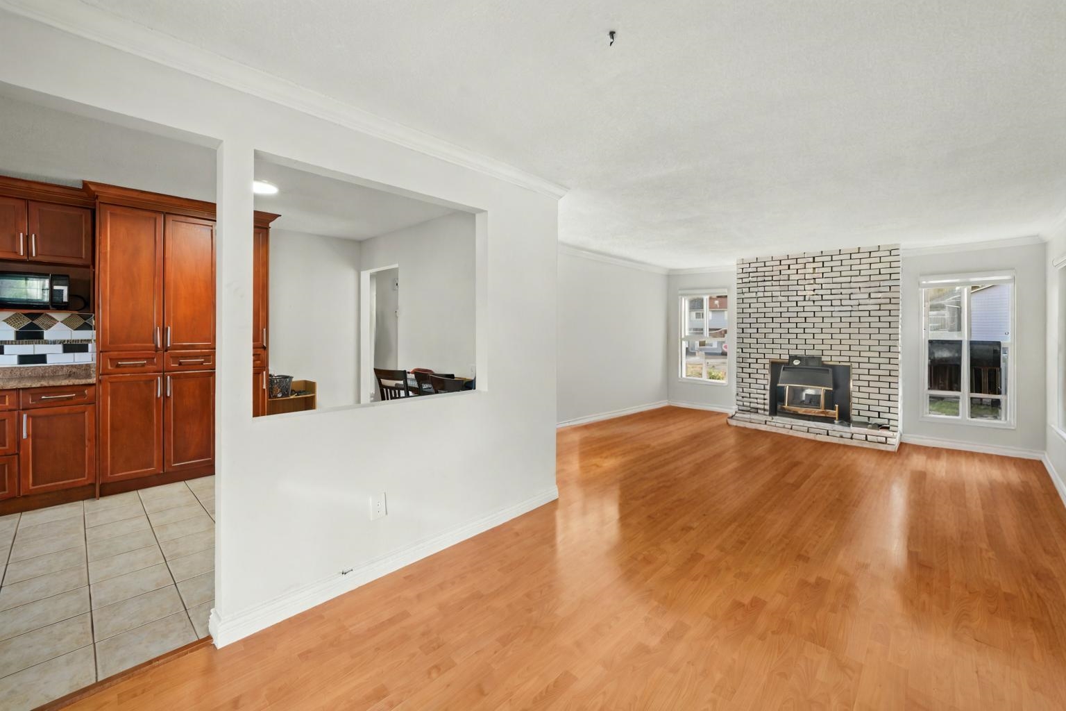 7060 E BREWSTER DRIVE