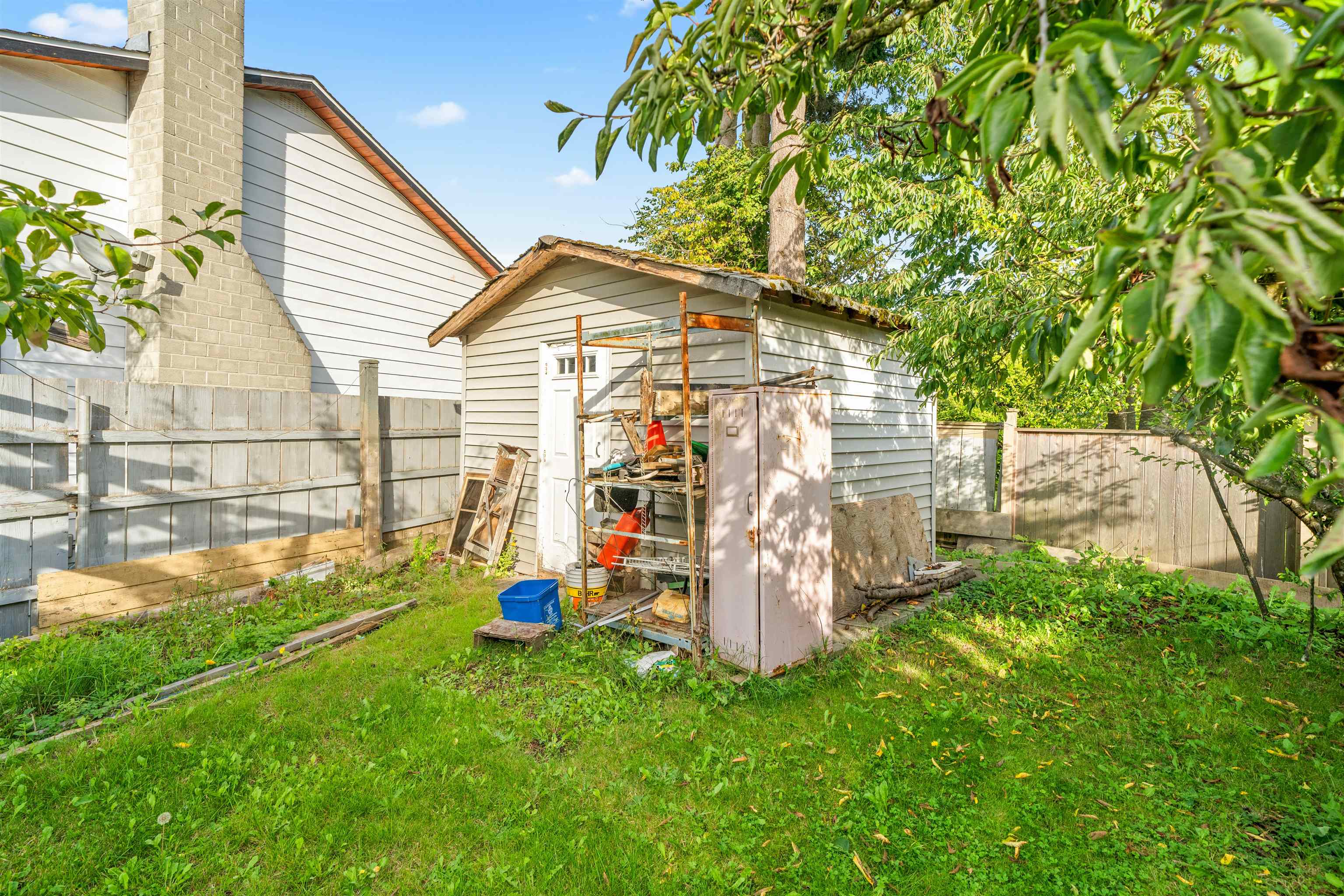 7060 E BREWSTER DRIVE