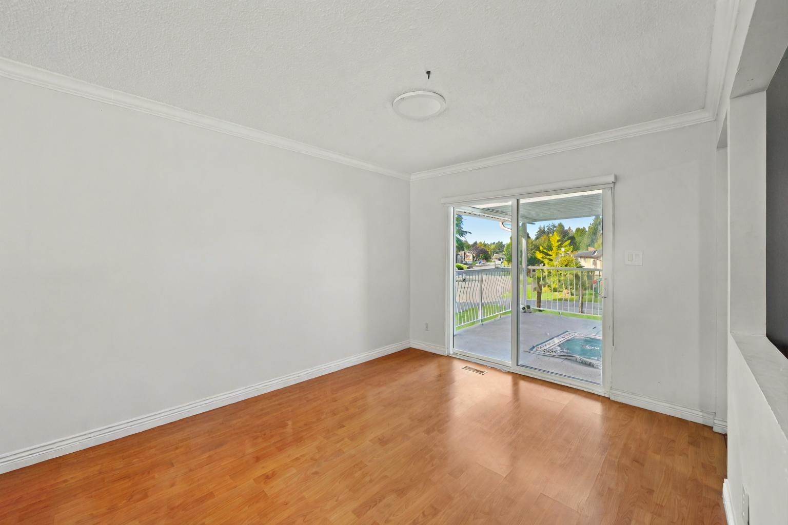 7060 E BREWSTER DRIVE