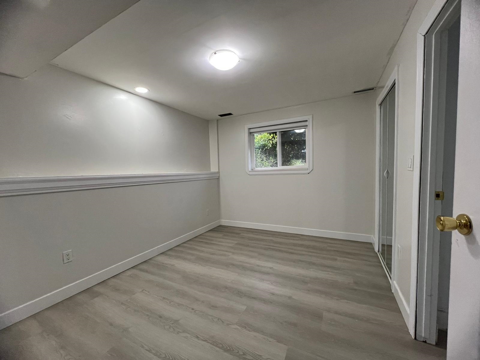 7060 E BREWSTER DRIVE