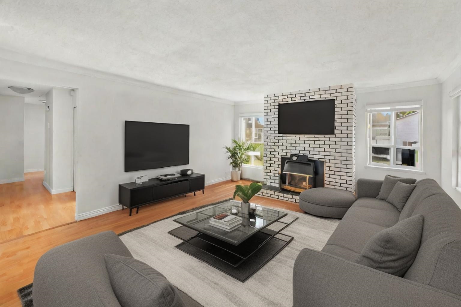 7060 E BREWSTER DRIVE