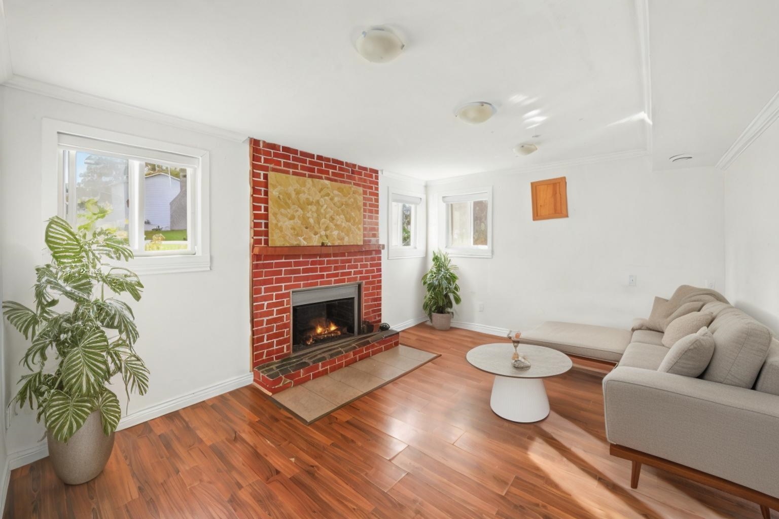 7060 E BREWSTER DRIVE