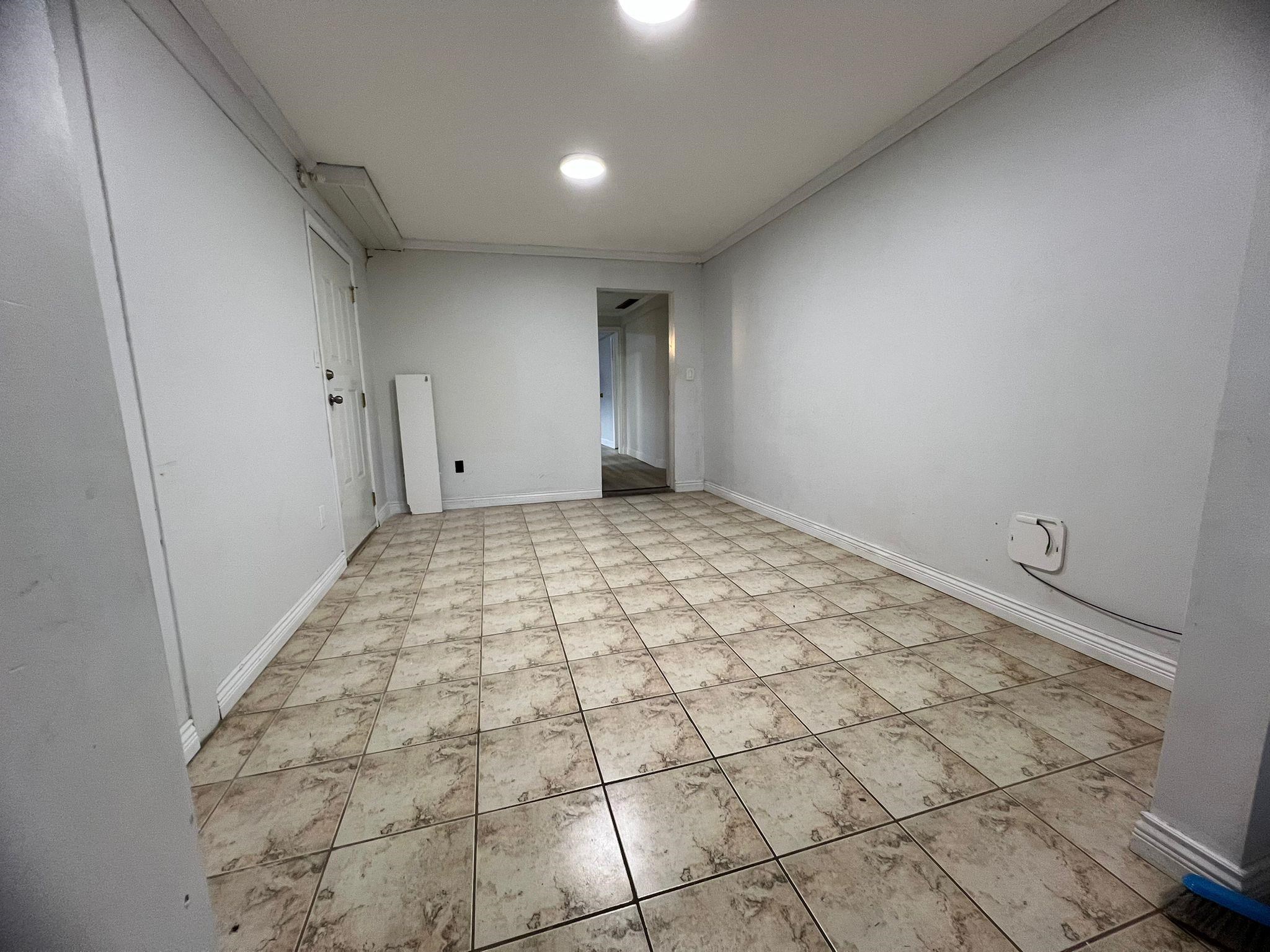 7060 E BREWSTER DRIVE