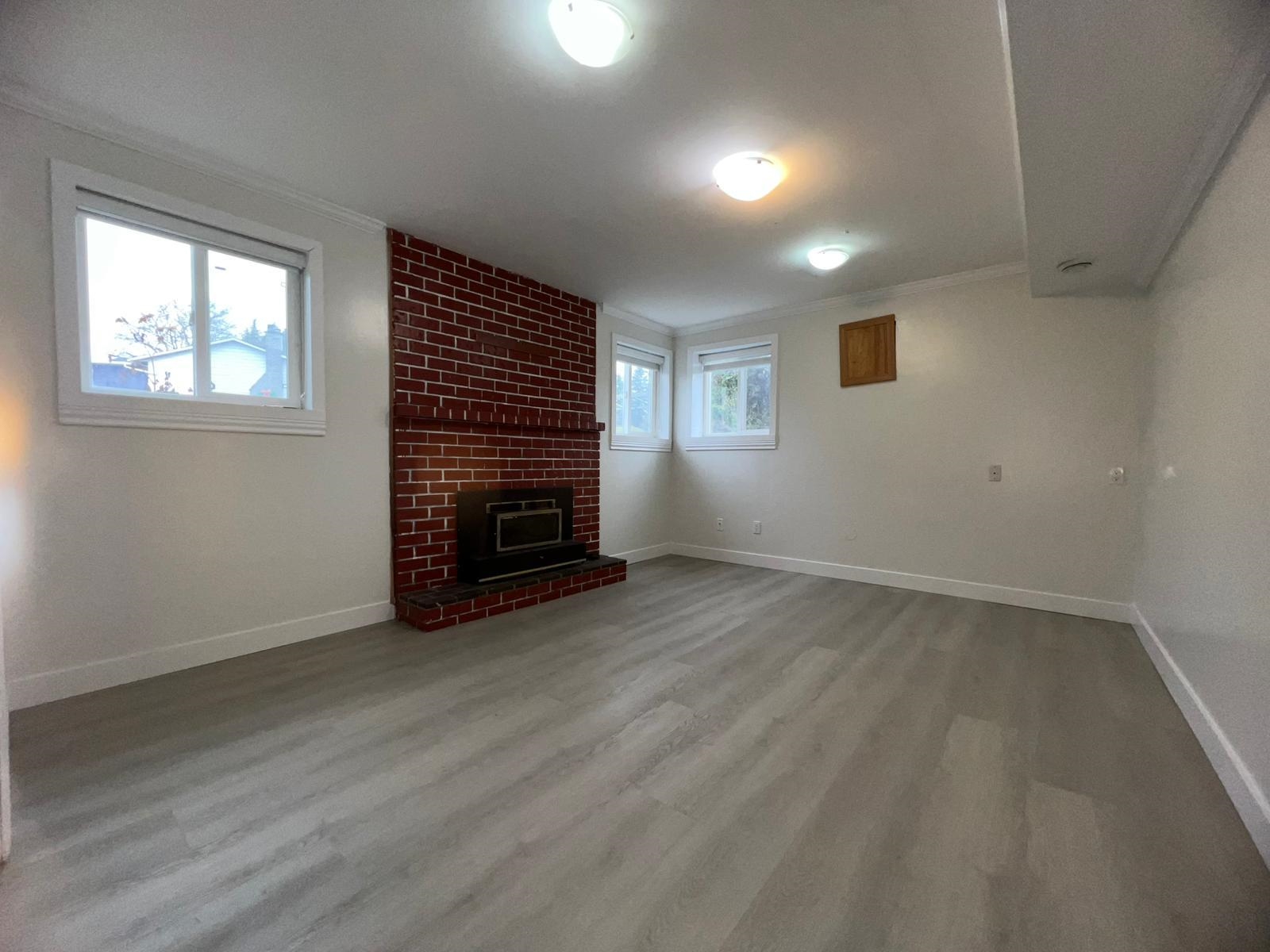 7060 E BREWSTER DRIVE