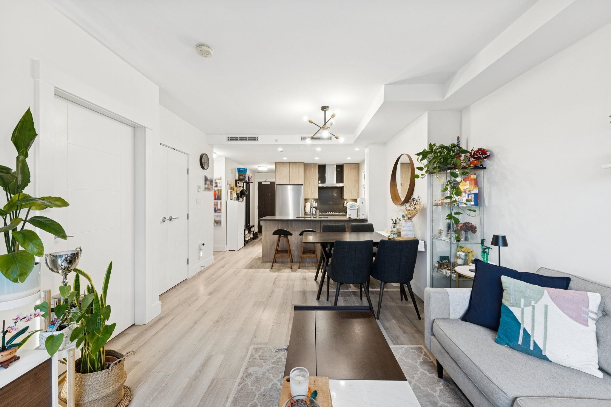 305 10788 NO. 5 ROAD Unit: 305