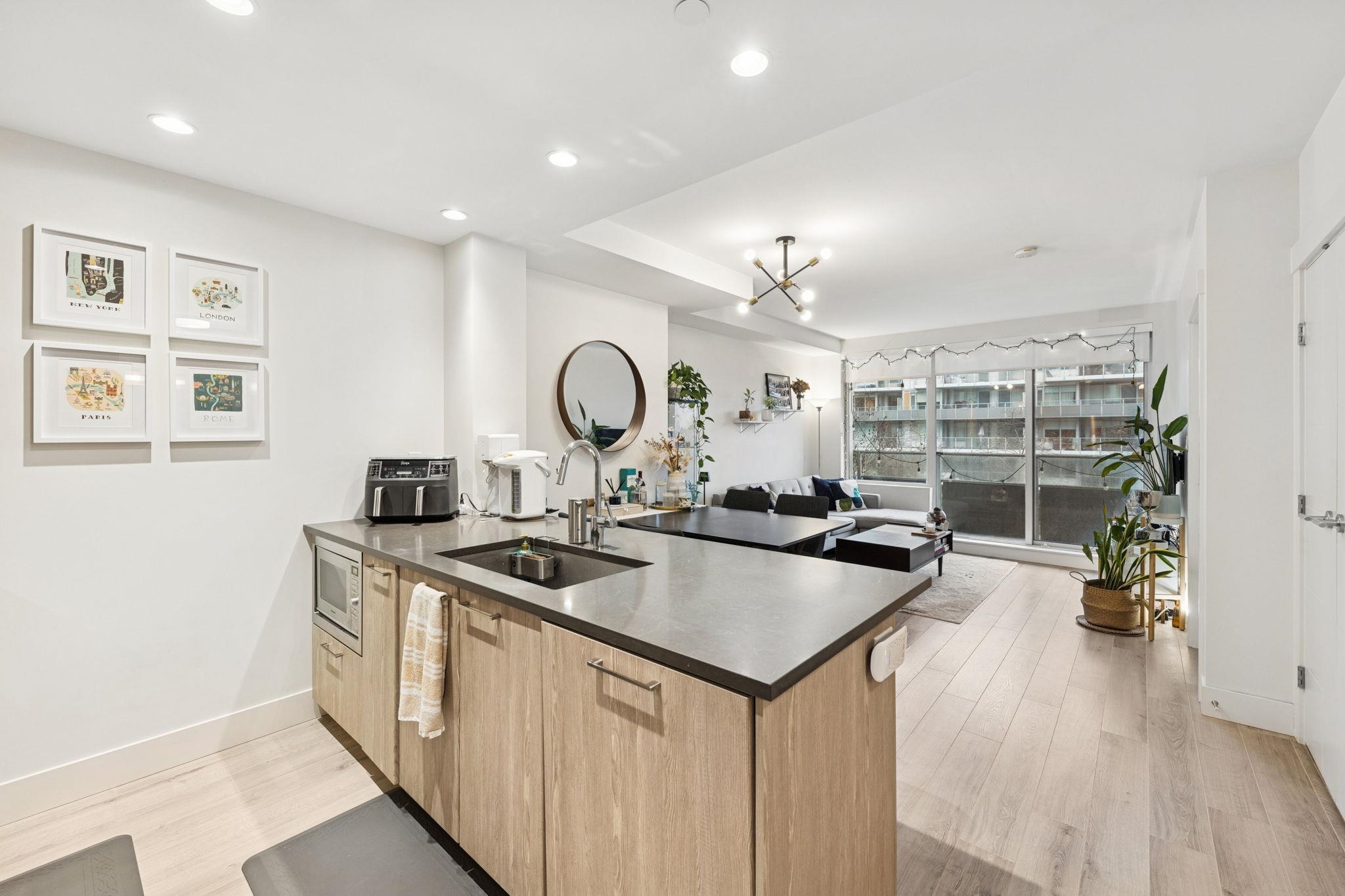 305 10788 NO. 5 ROAD Unit: 305