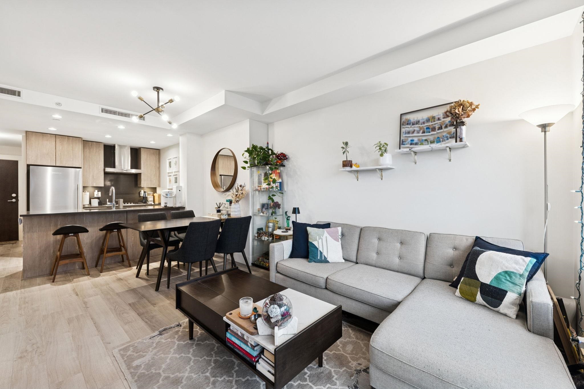 305 10788 NO. 5 ROAD Unit: 305