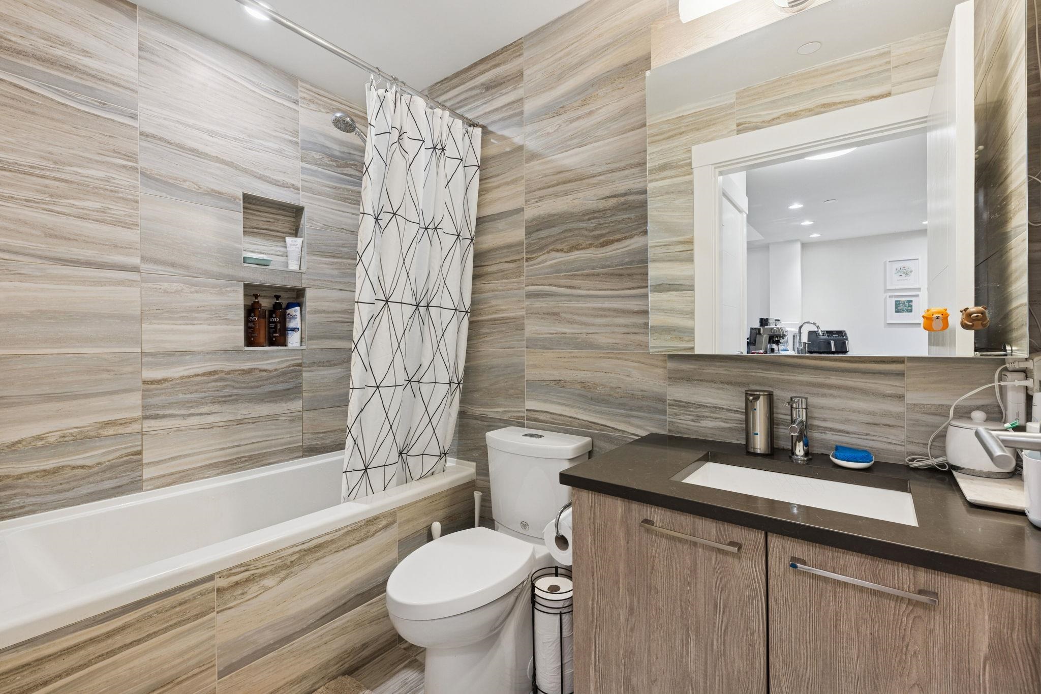 305 10788 NO. 5 ROAD Unit: 305