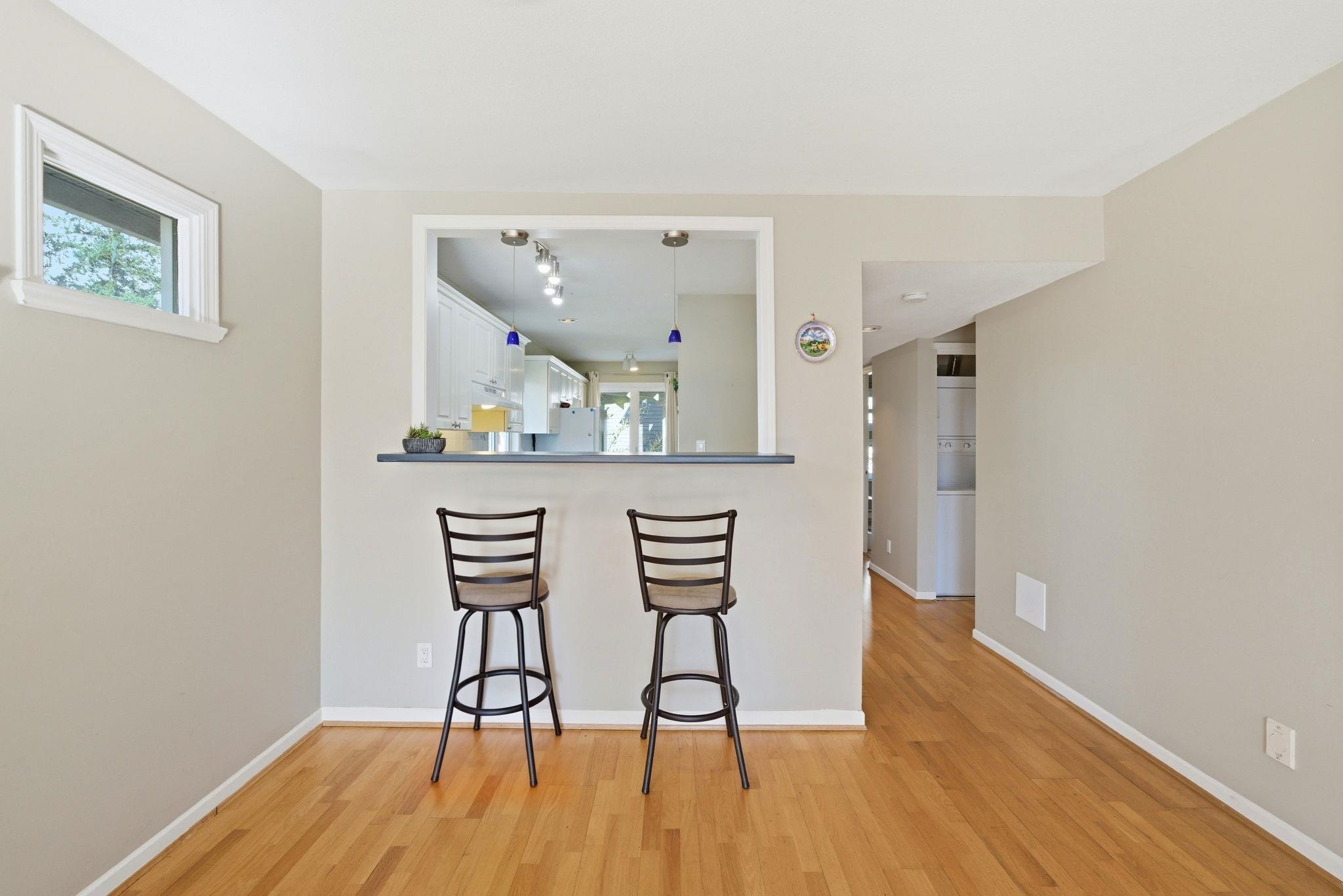 203 1538 BOWSER AVENUE Unit: 203