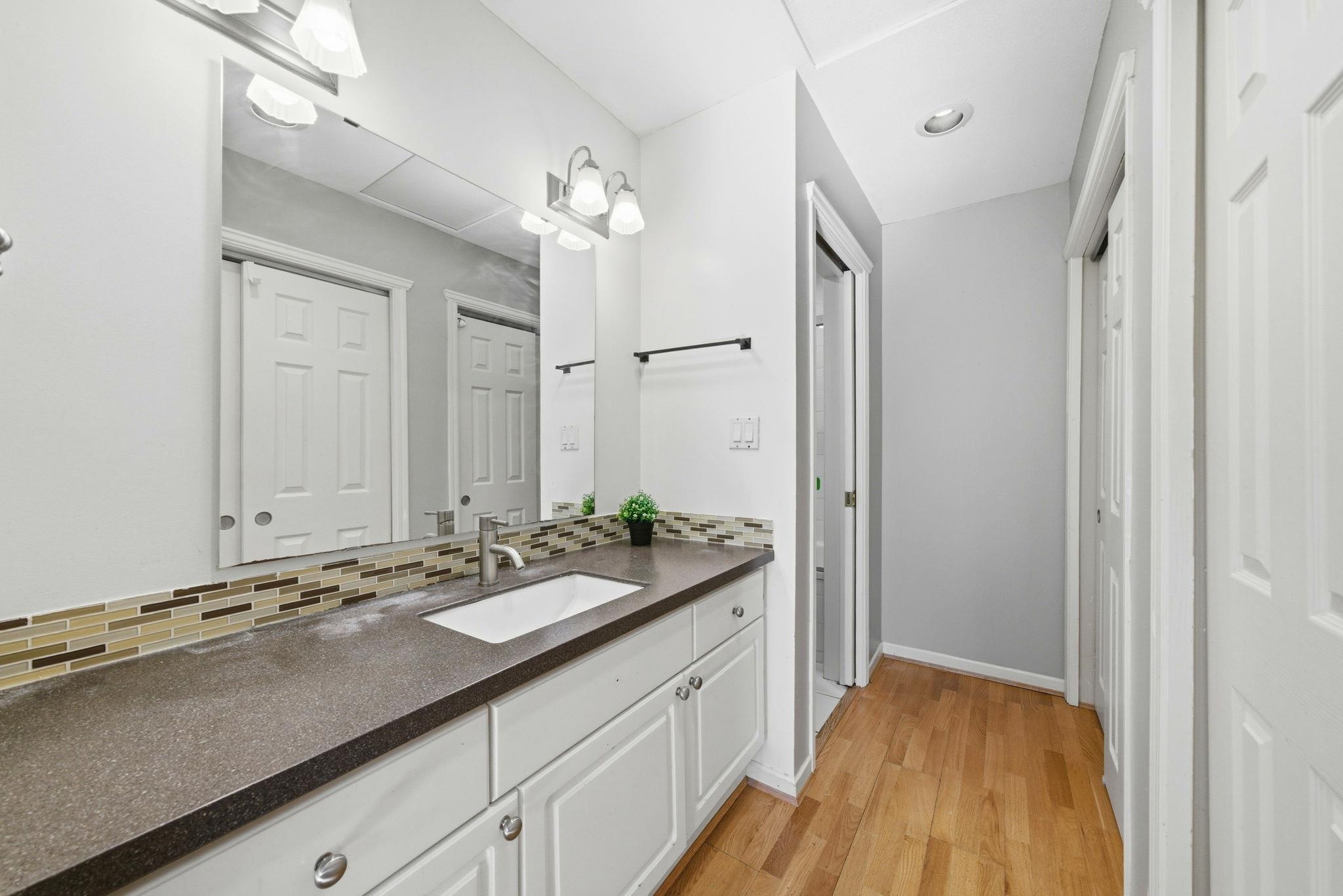 203 1538 BOWSER AVENUE Unit: 203