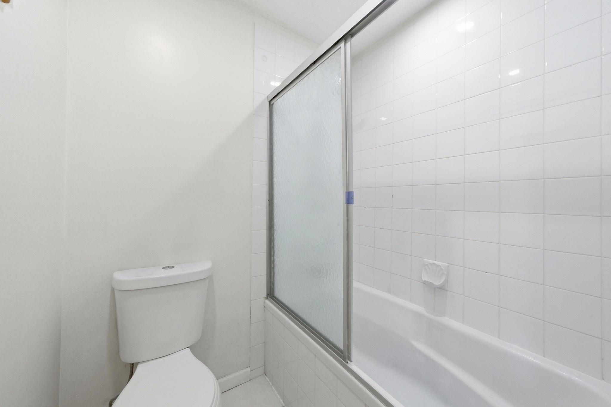 203 1538 BOWSER AVENUE Unit: 203