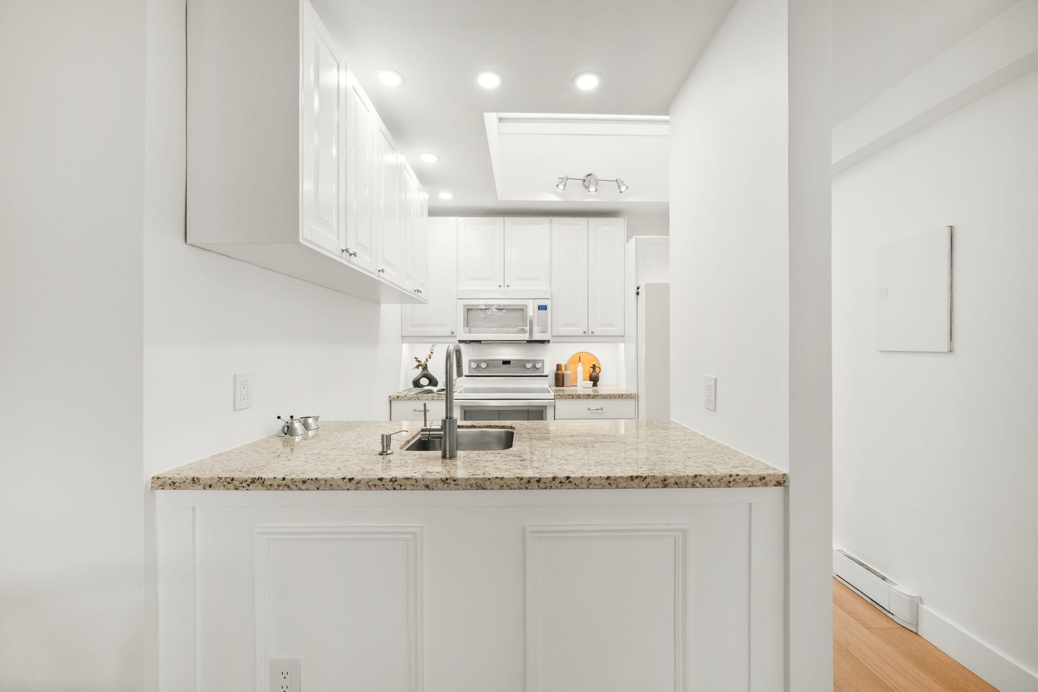 409 2250 W 3RD AVENUE Unit: 409