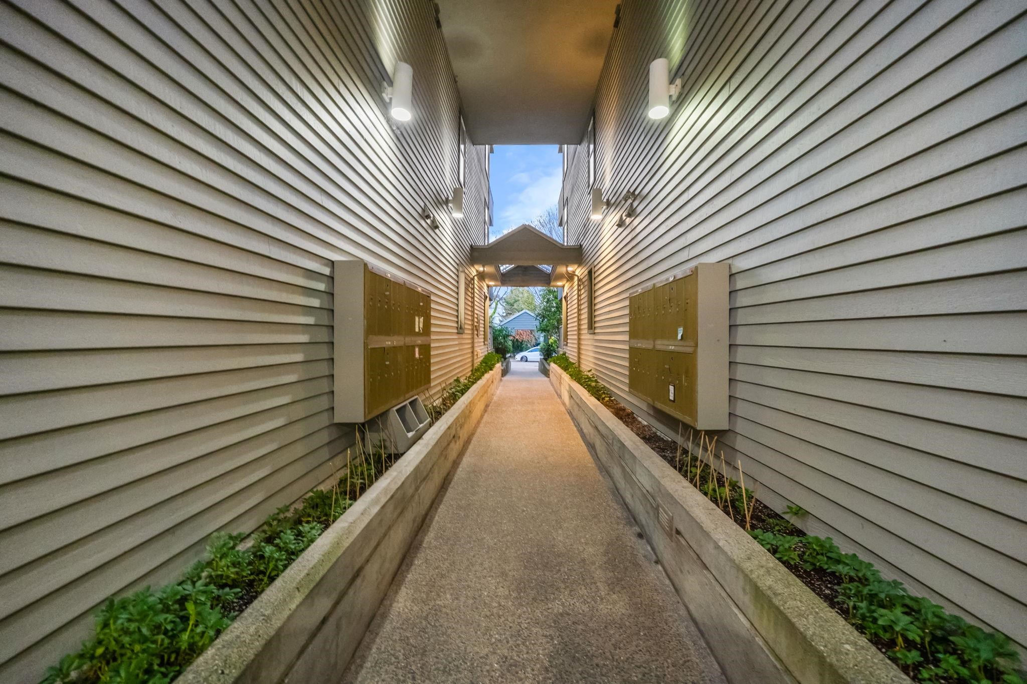 409 2250 W 3RD AVENUE Unit: 409