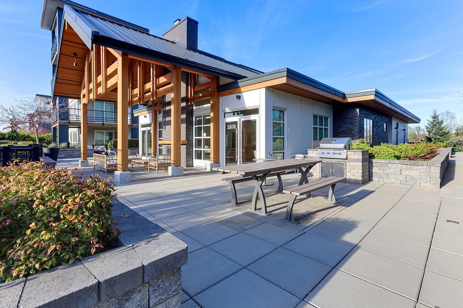 306 1792 STARLING DRIVE Unit: 306