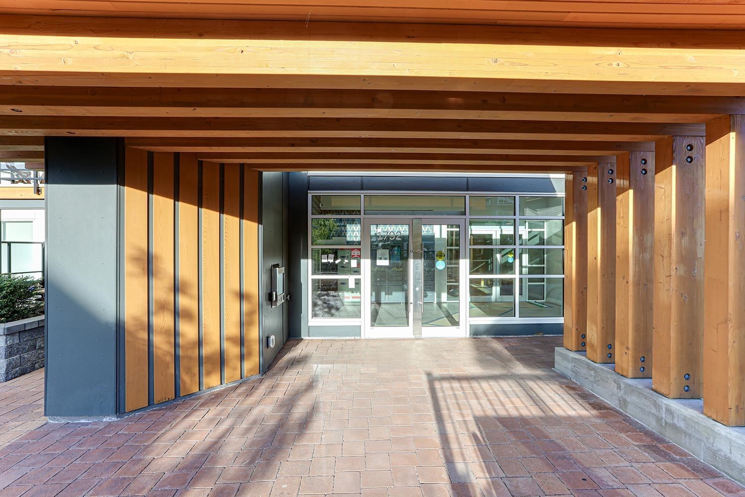 306 1792 STARLING DRIVE Unit: 306