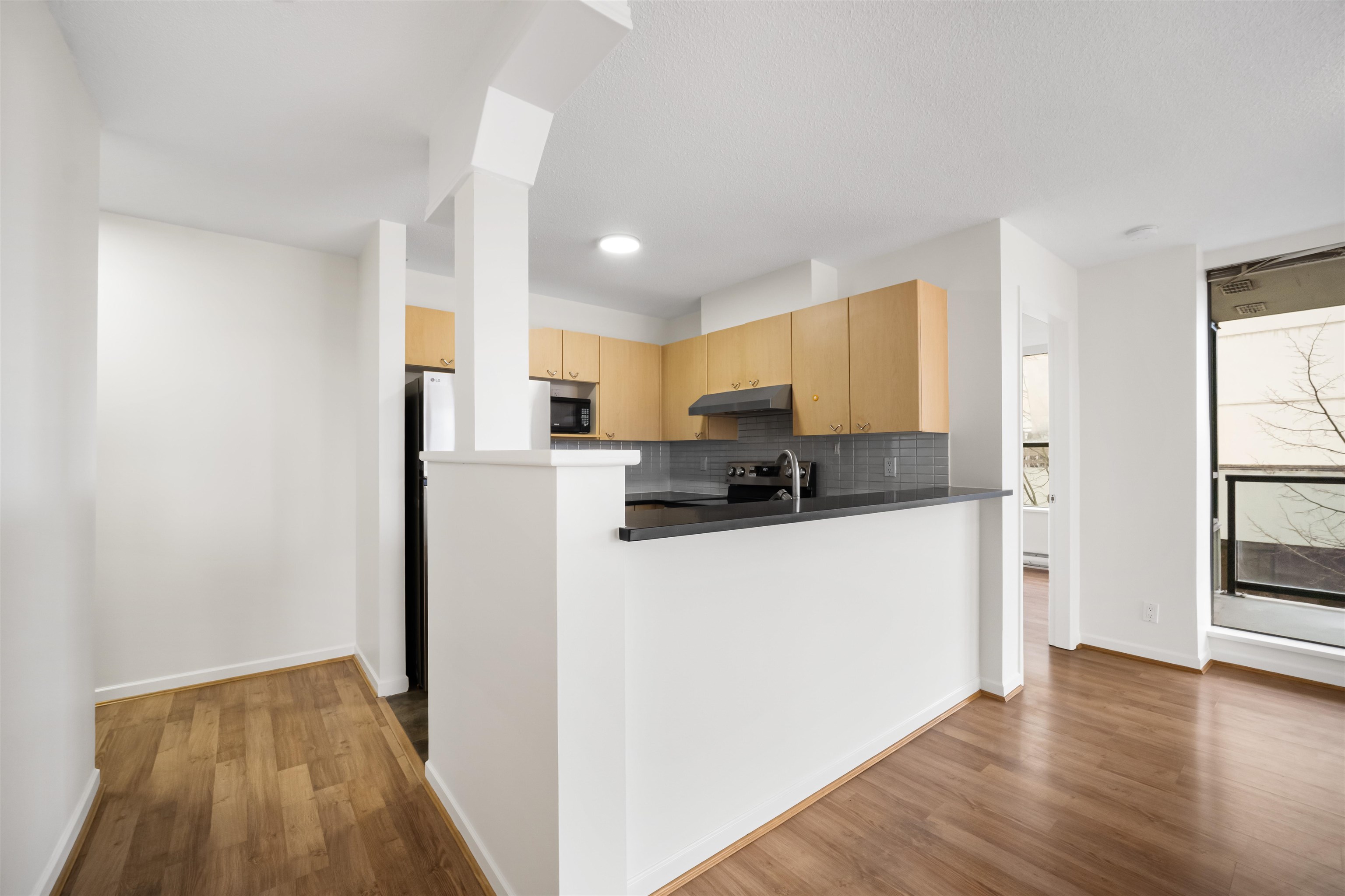 602 8180 GRANVILLE AVENUE Unit: 602