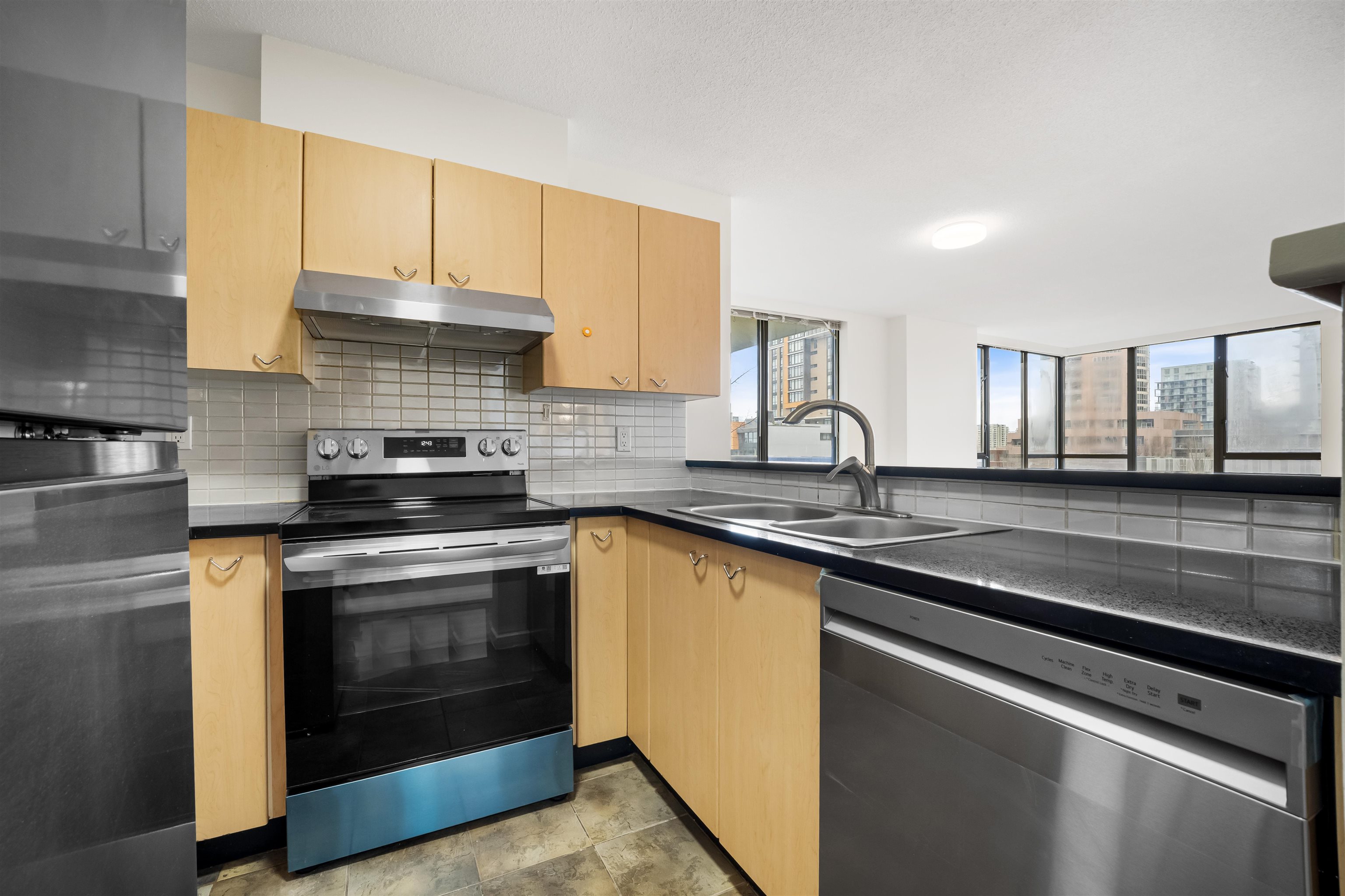 602 8180 GRANVILLE AVENUE Unit: 602