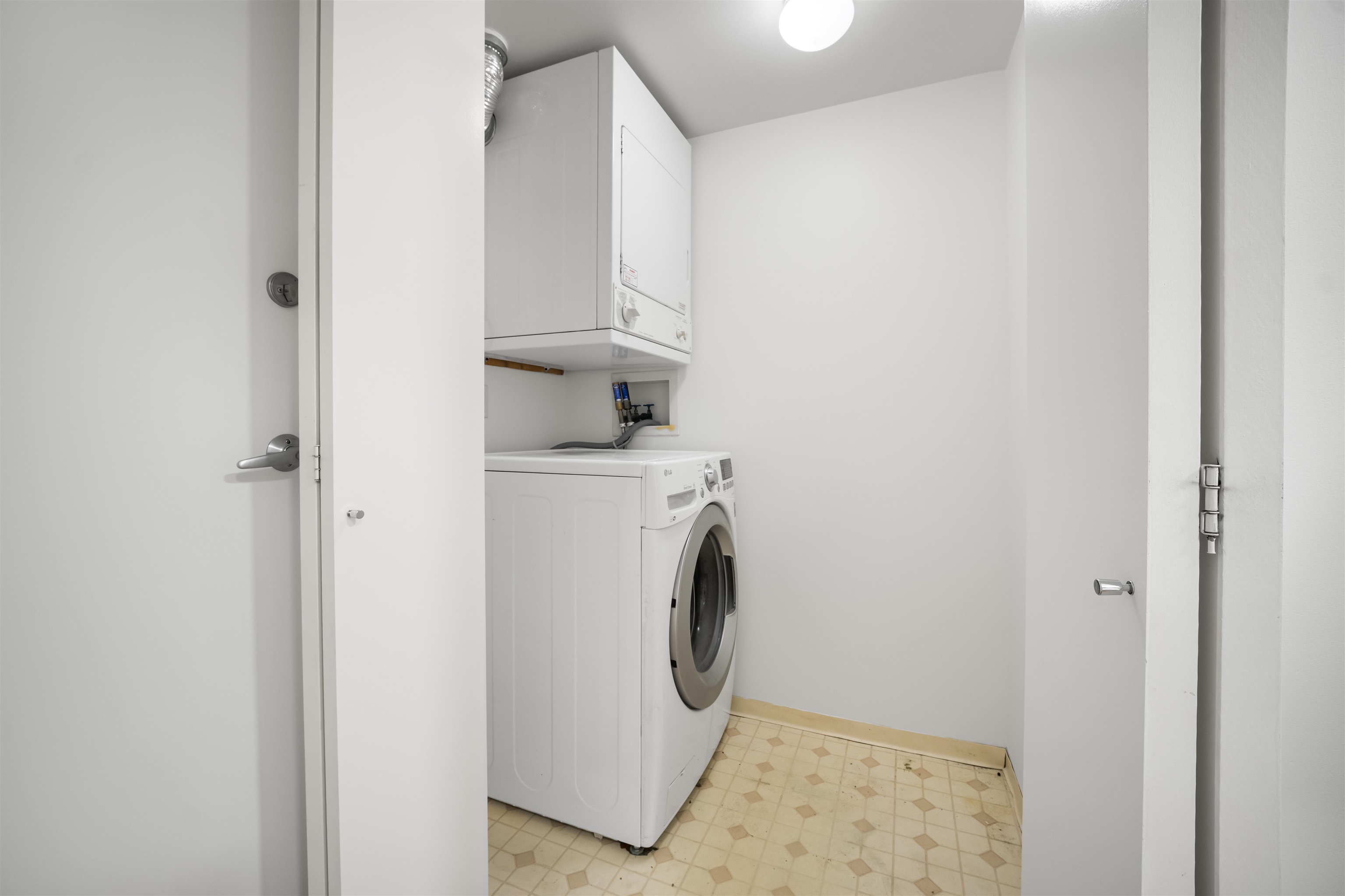 602 8180 GRANVILLE AVENUE Unit: 602