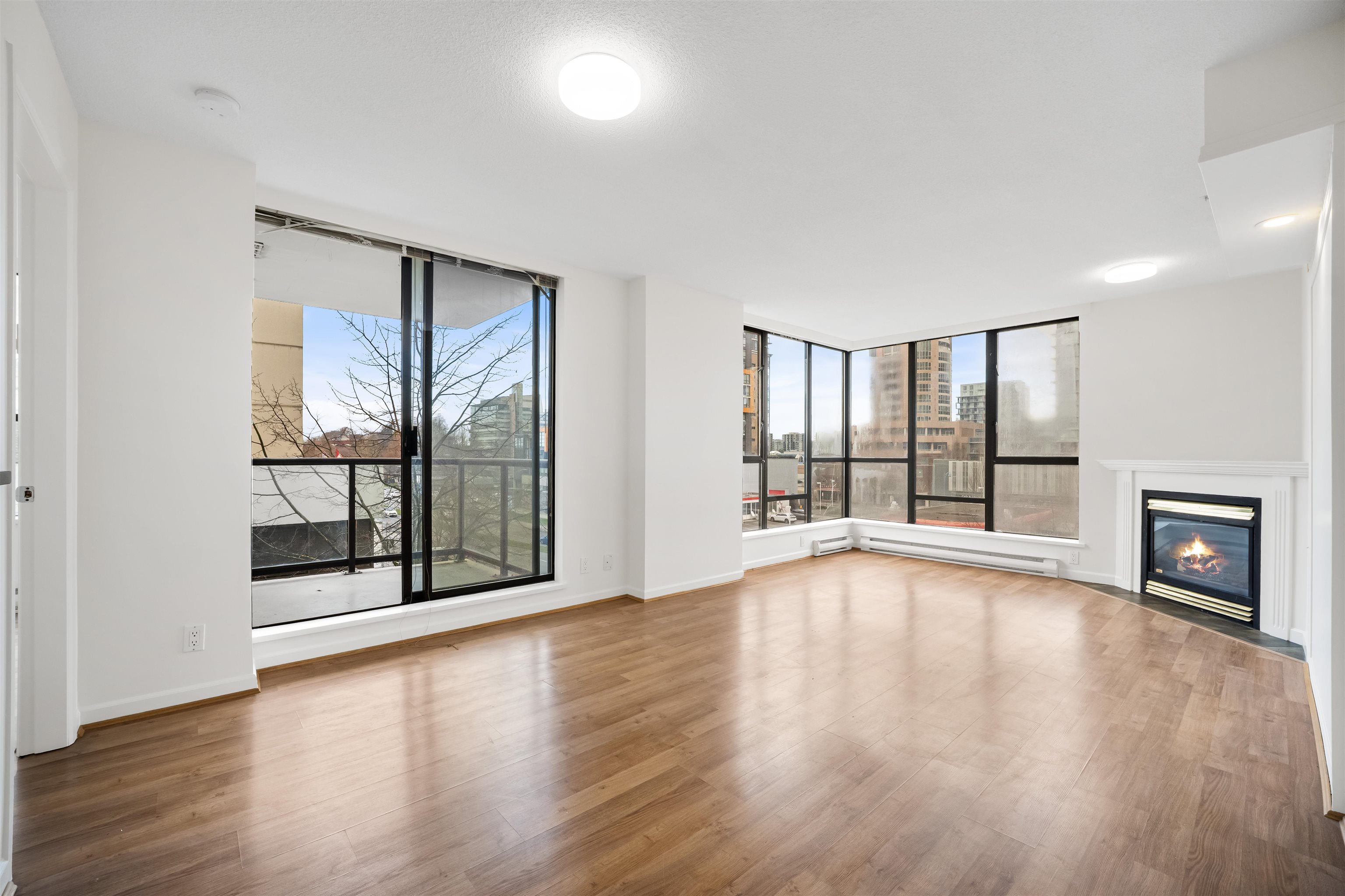 602 8180 GRANVILLE AVENUE Unit: 602