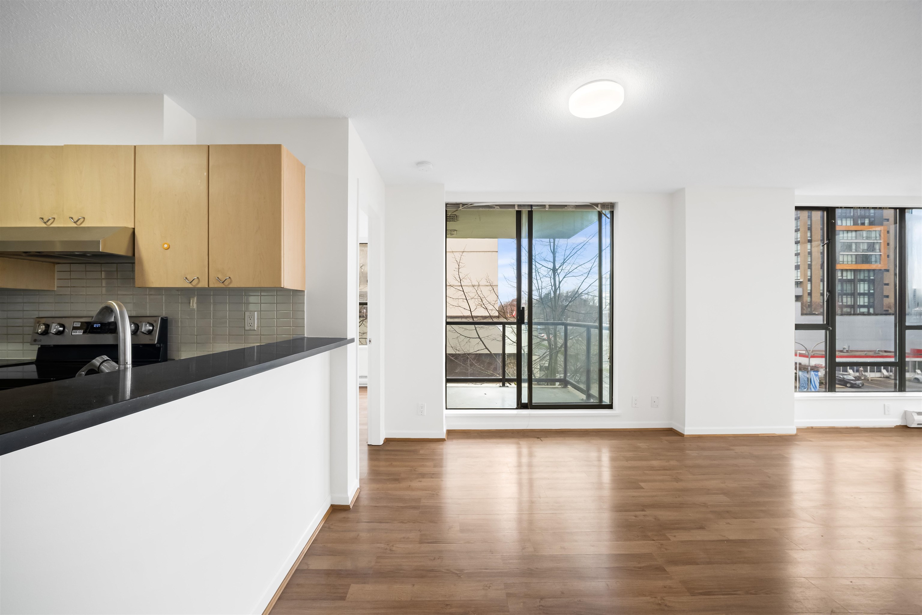 602 8180 GRANVILLE AVENUE Unit: 602