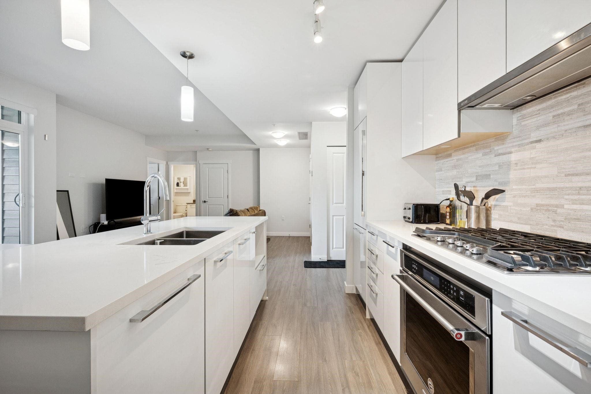 222 9500 TOMICKI AVENUE Unit: 222