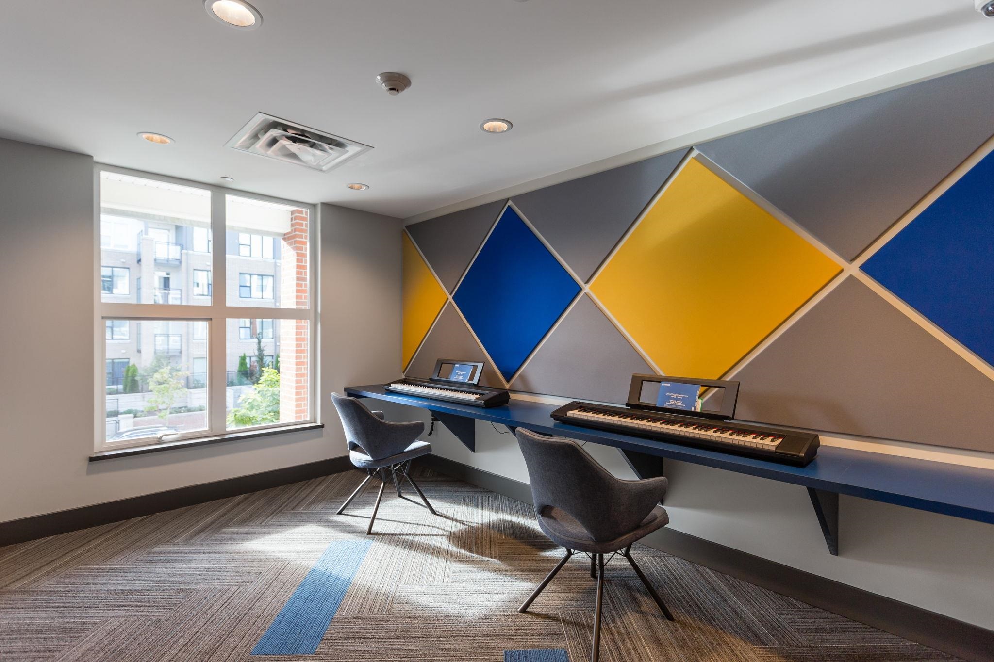 222 9500 TOMICKI AVENUE Unit: 222