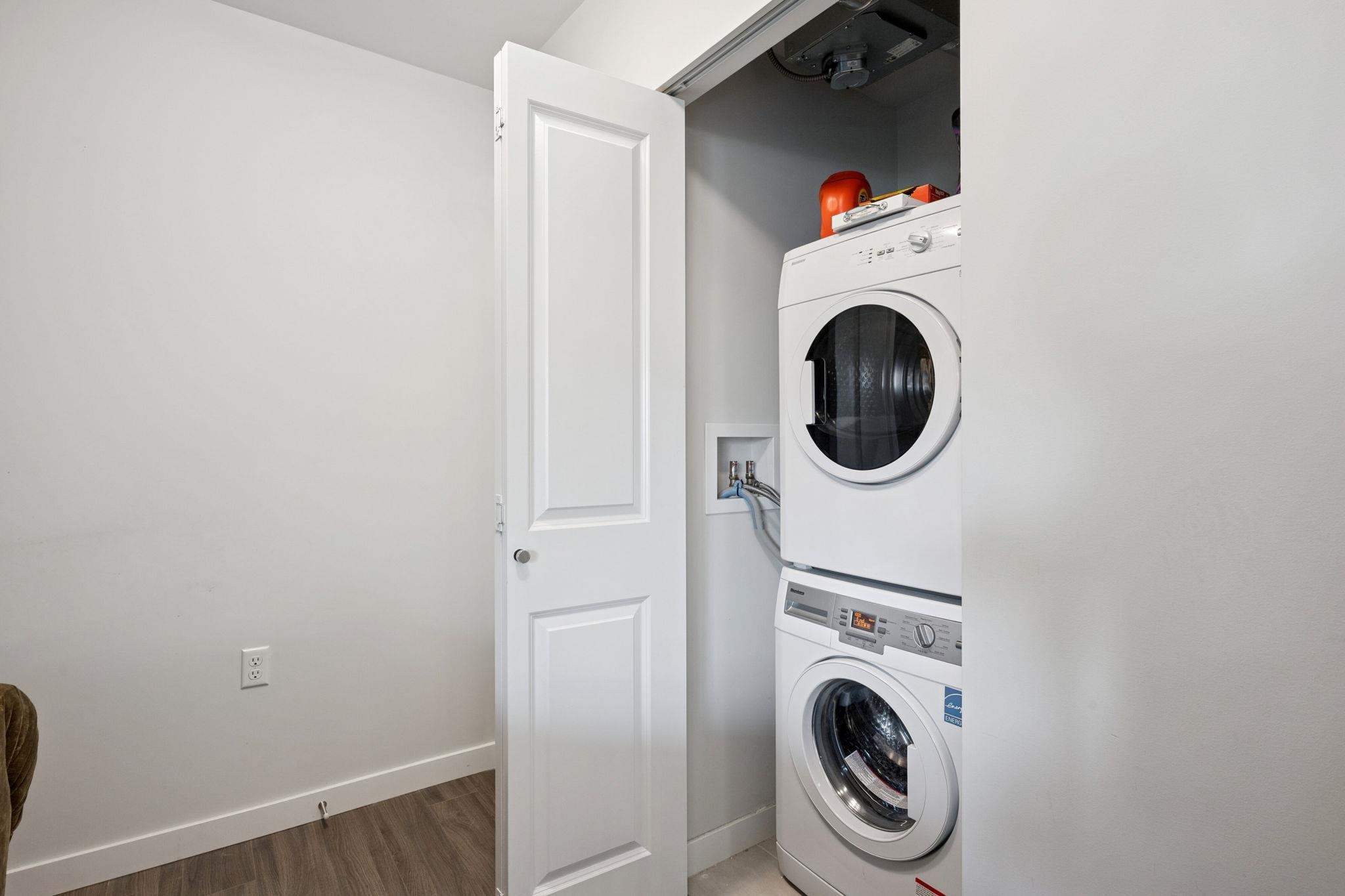 222 9500 TOMICKI AVENUE Unit: 222