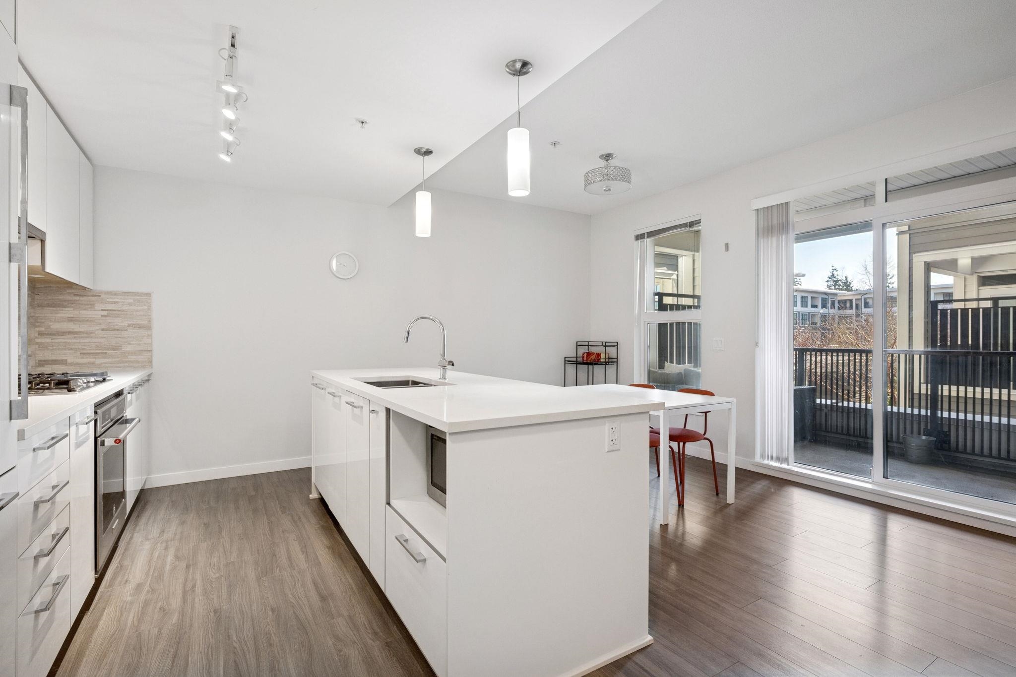 222 9500 TOMICKI AVENUE Unit: 222