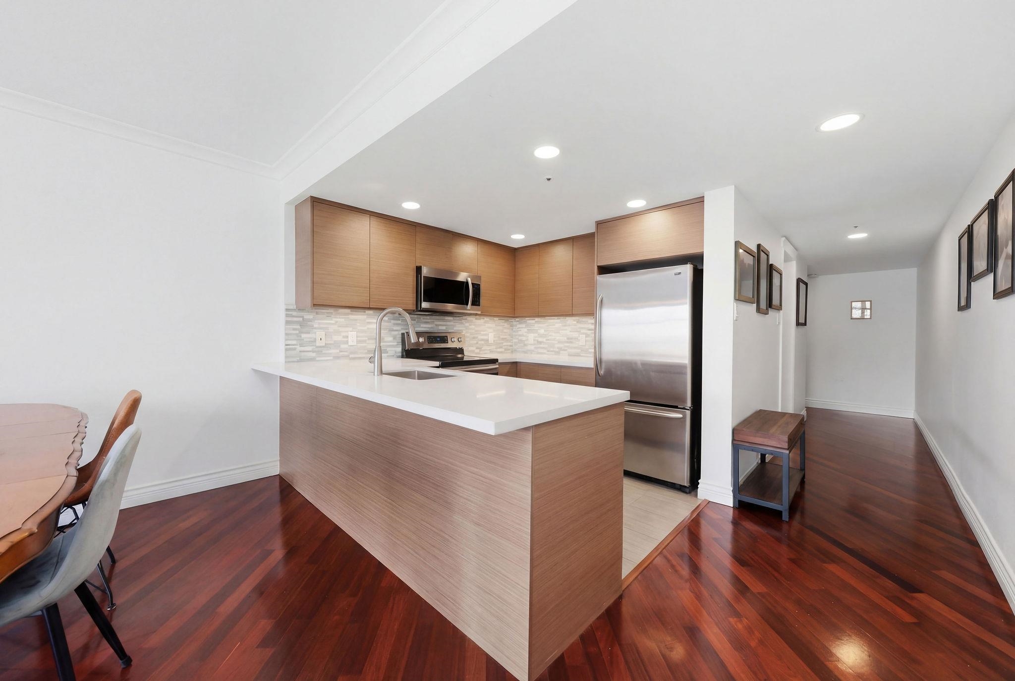 543 1515 W 2ND AVENUE Unit: 543