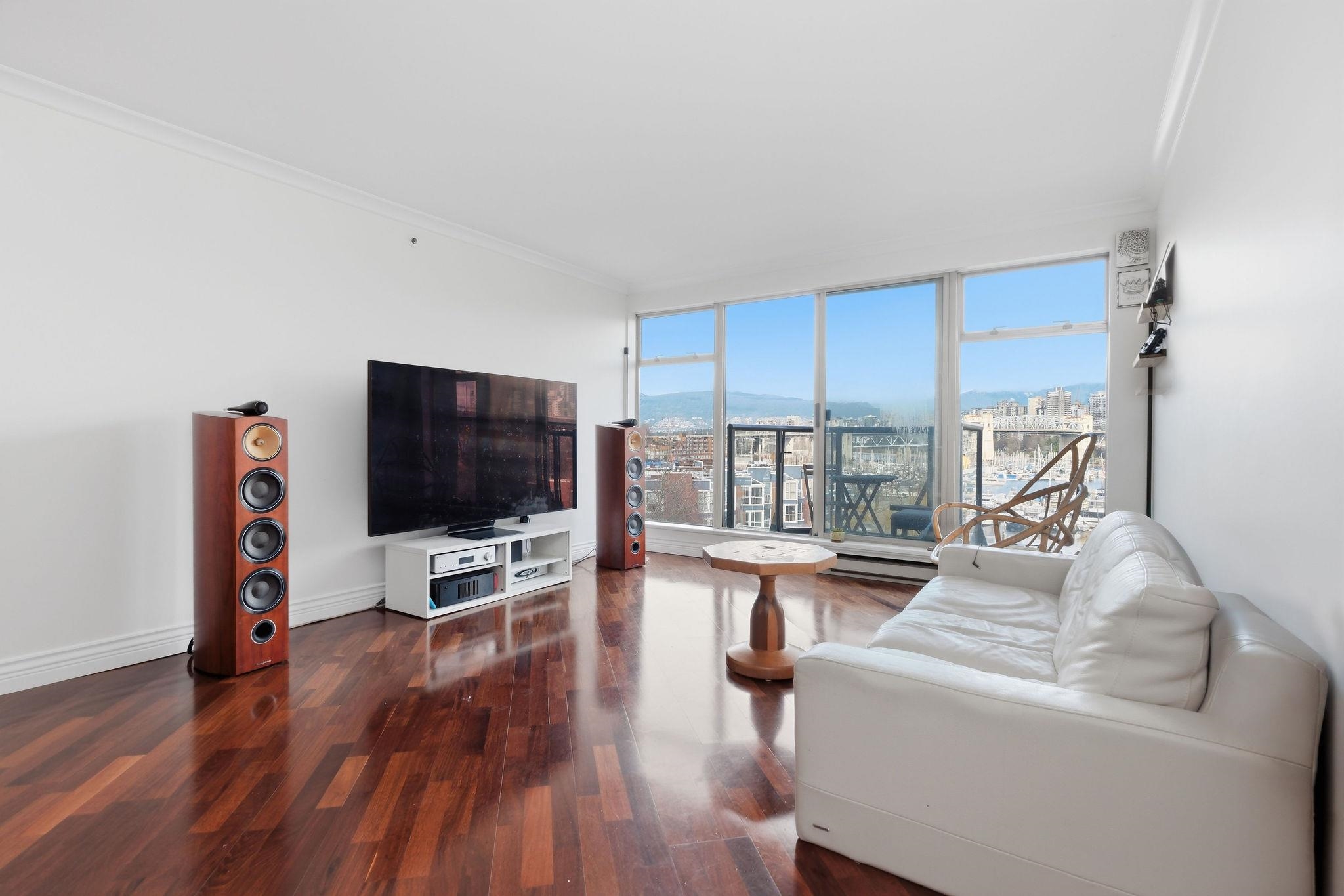 543 1515 W 2ND AVENUE Unit: 543