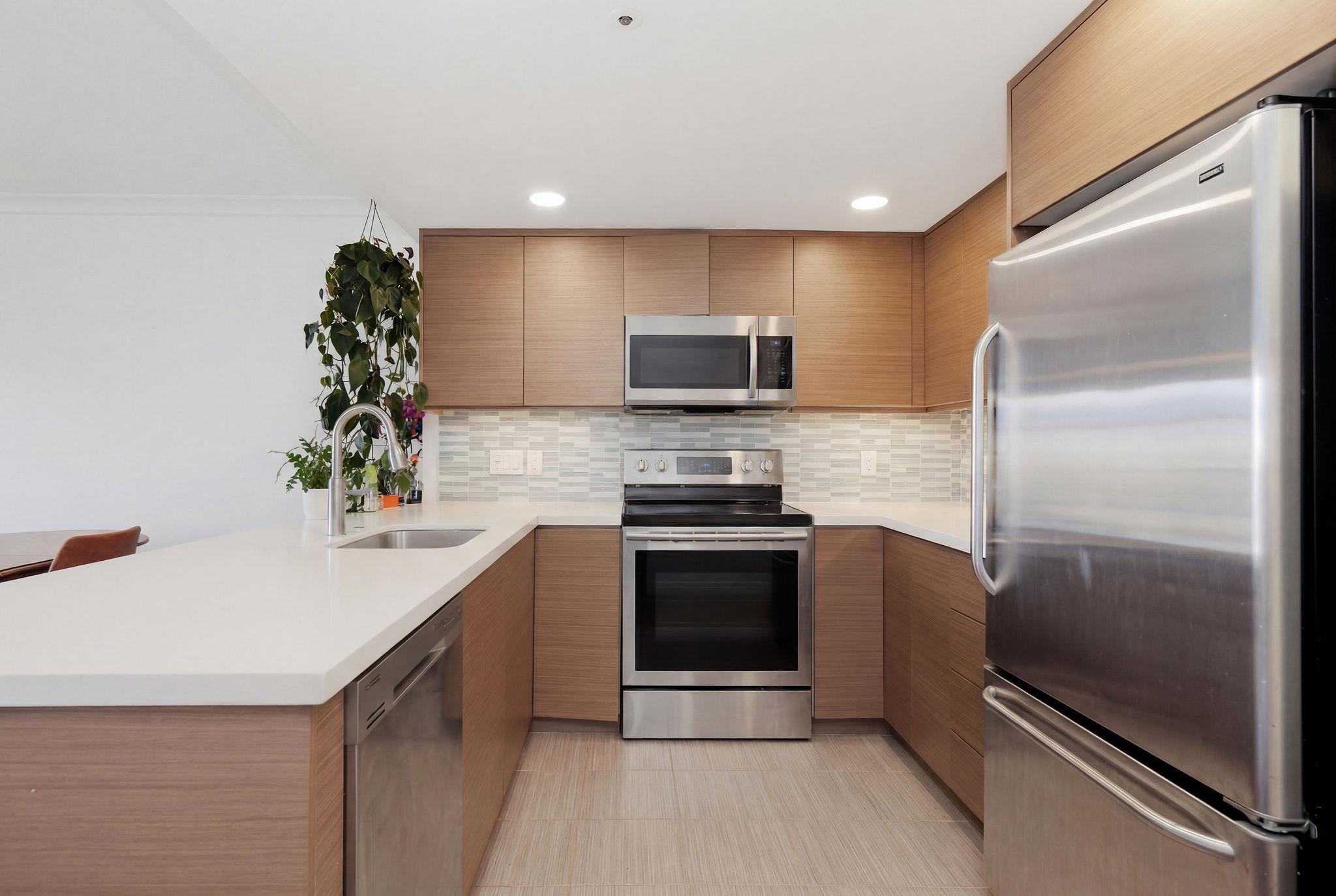 543 1515 W 2ND AVENUE Unit: 543