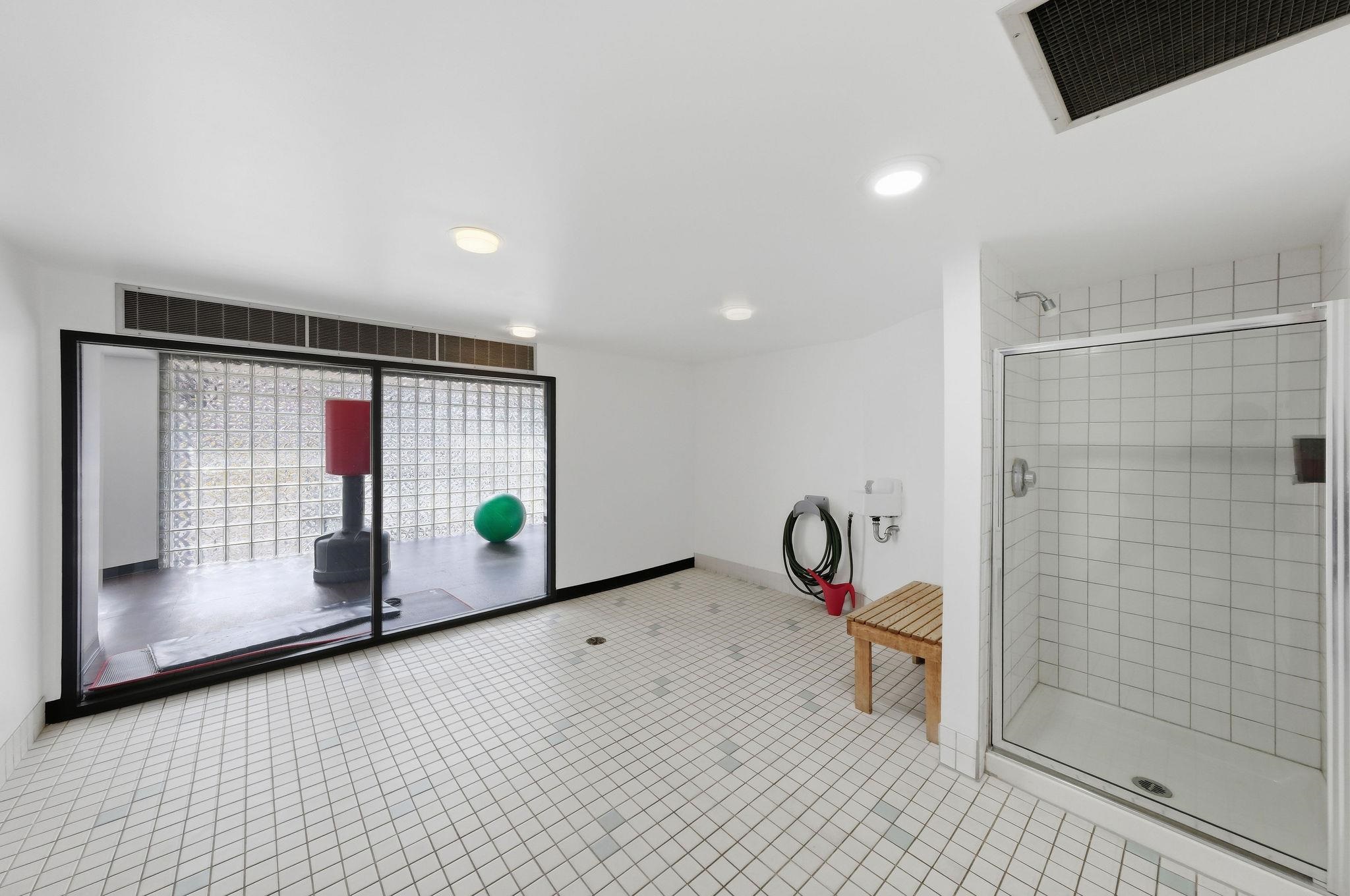 543 1515 W 2ND AVENUE Unit: 543