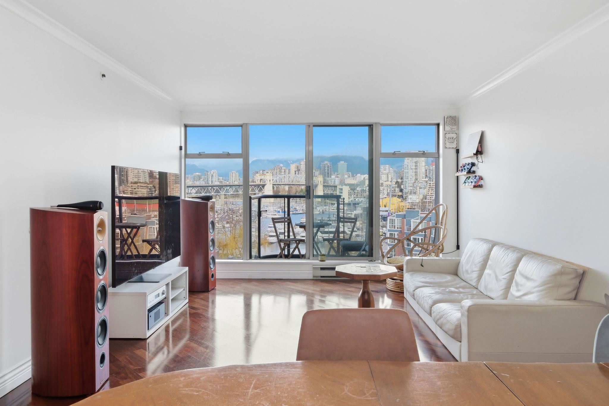 543 1515 W 2ND AVENUE Unit: 543