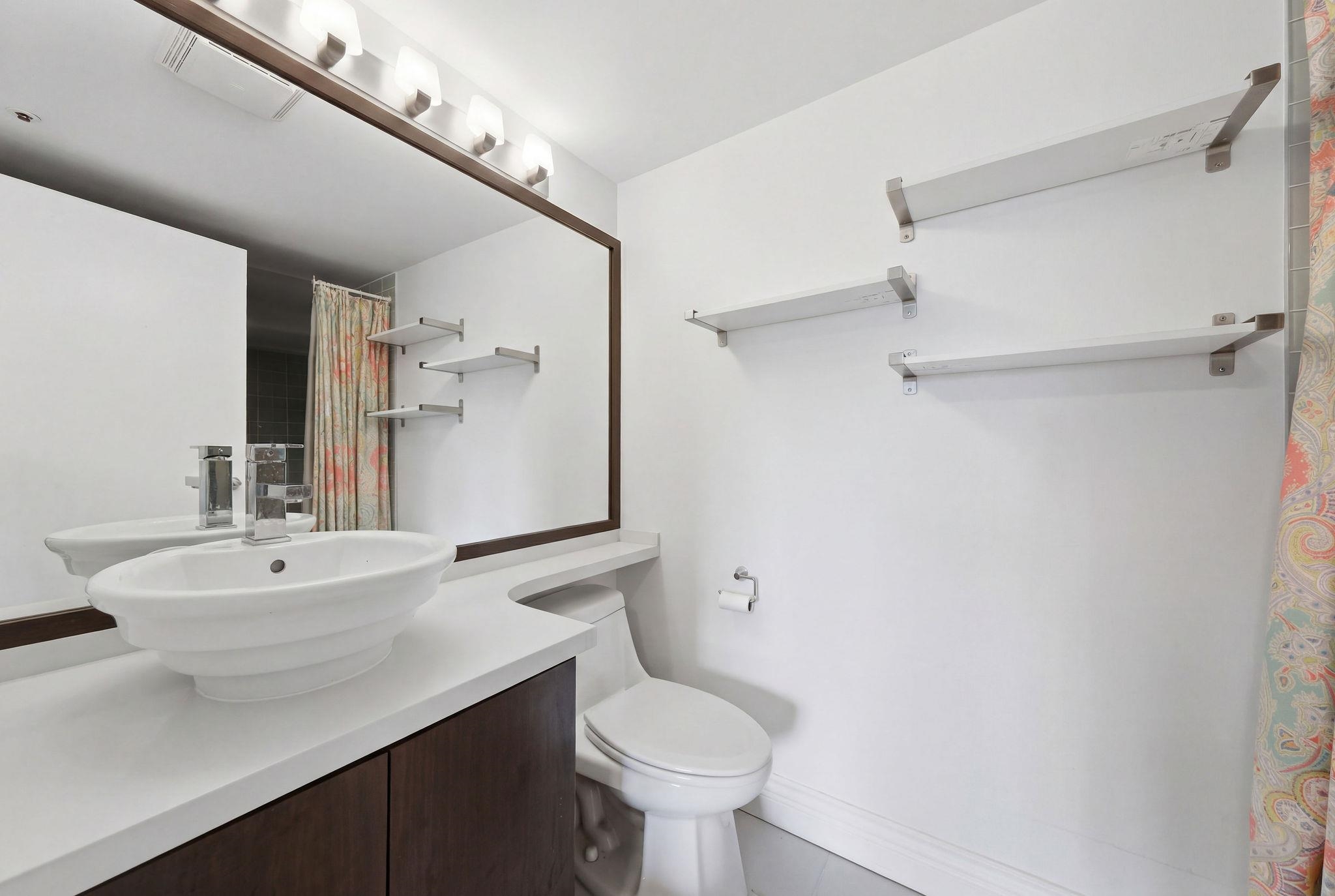 543 1515 W 2ND AVENUE Unit: 543