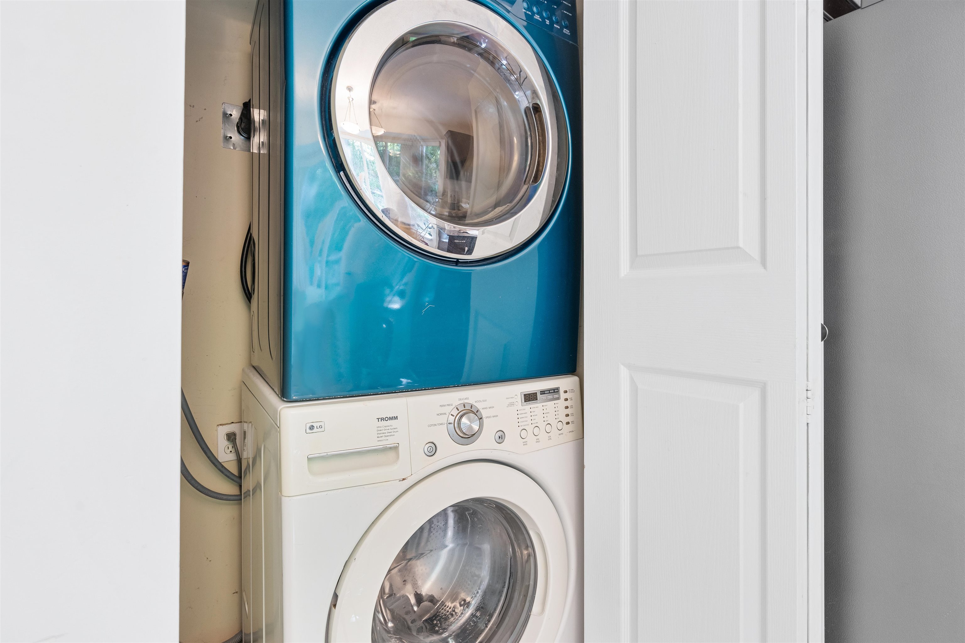 869 SEYMOUR BOULEVARD